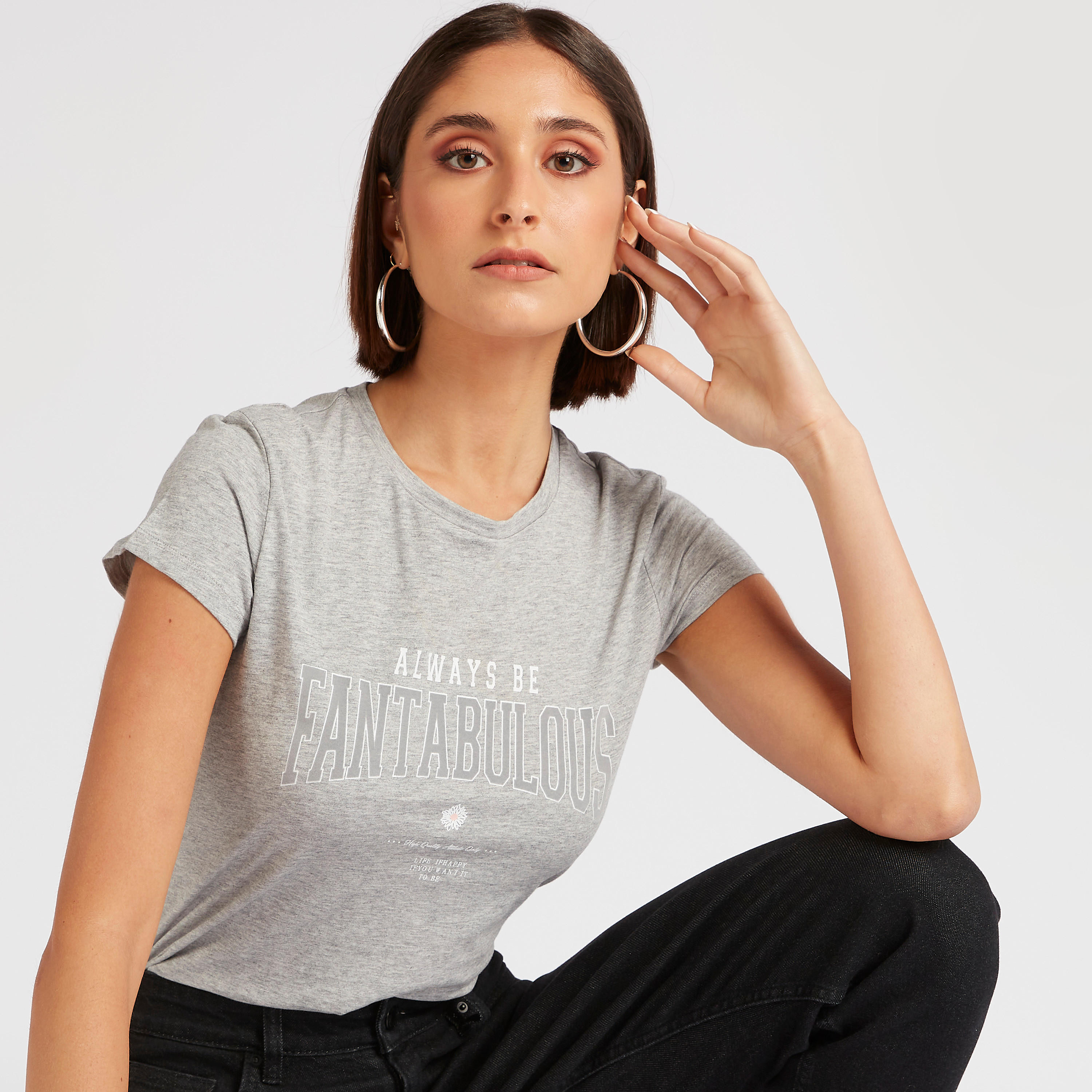 تيشيرت بياقة ضيّقة وأكمام كاب وطبعات-women-clothing-tshirts-image-1