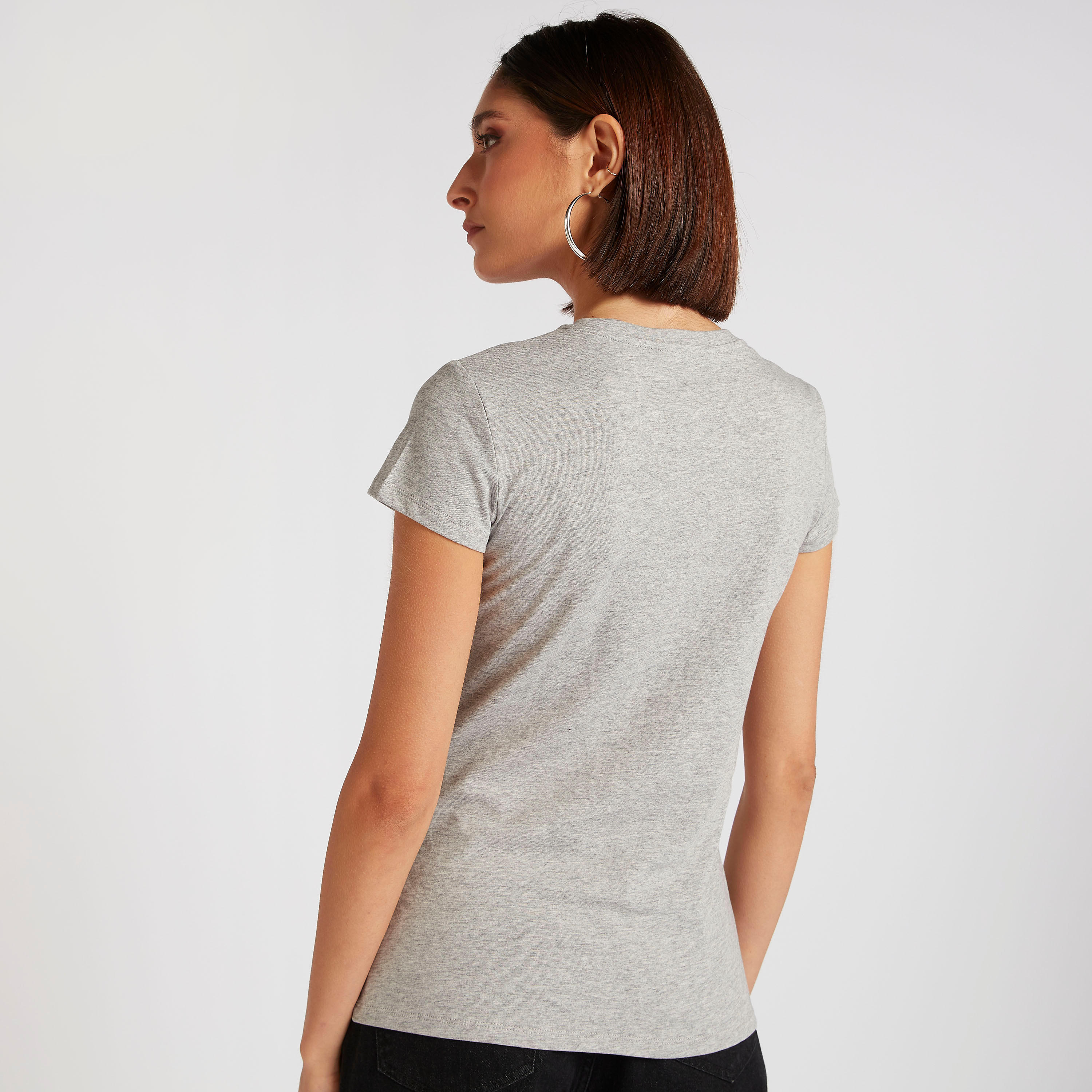 تيشيرت بياقة ضيّقة وأكمام كاب وطبعات-women-clothing-tshirts-image-4