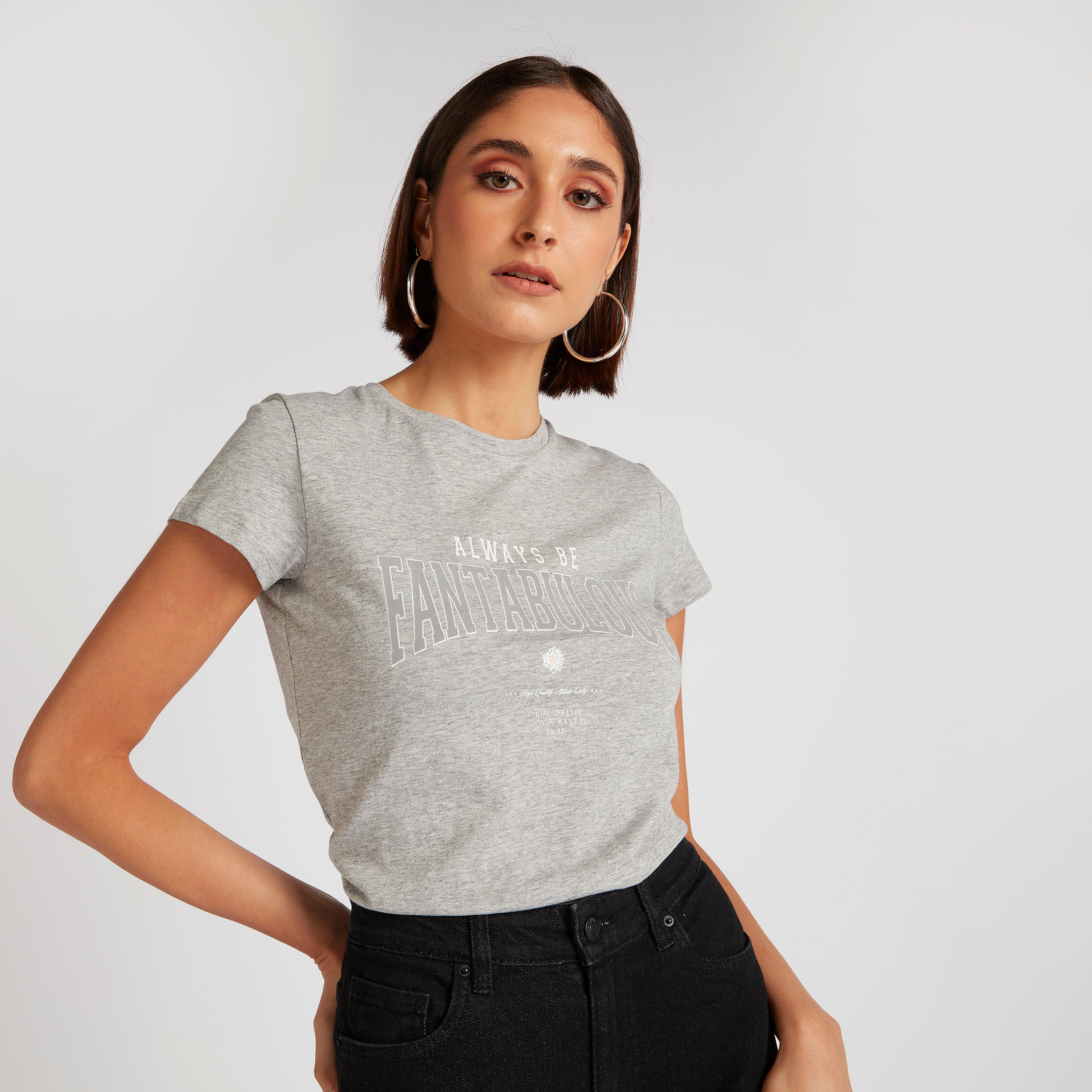 تيشيرت بياقة ضيّقة وأكمام كاب وطبعات-women-clothing-tshirts-image-6
