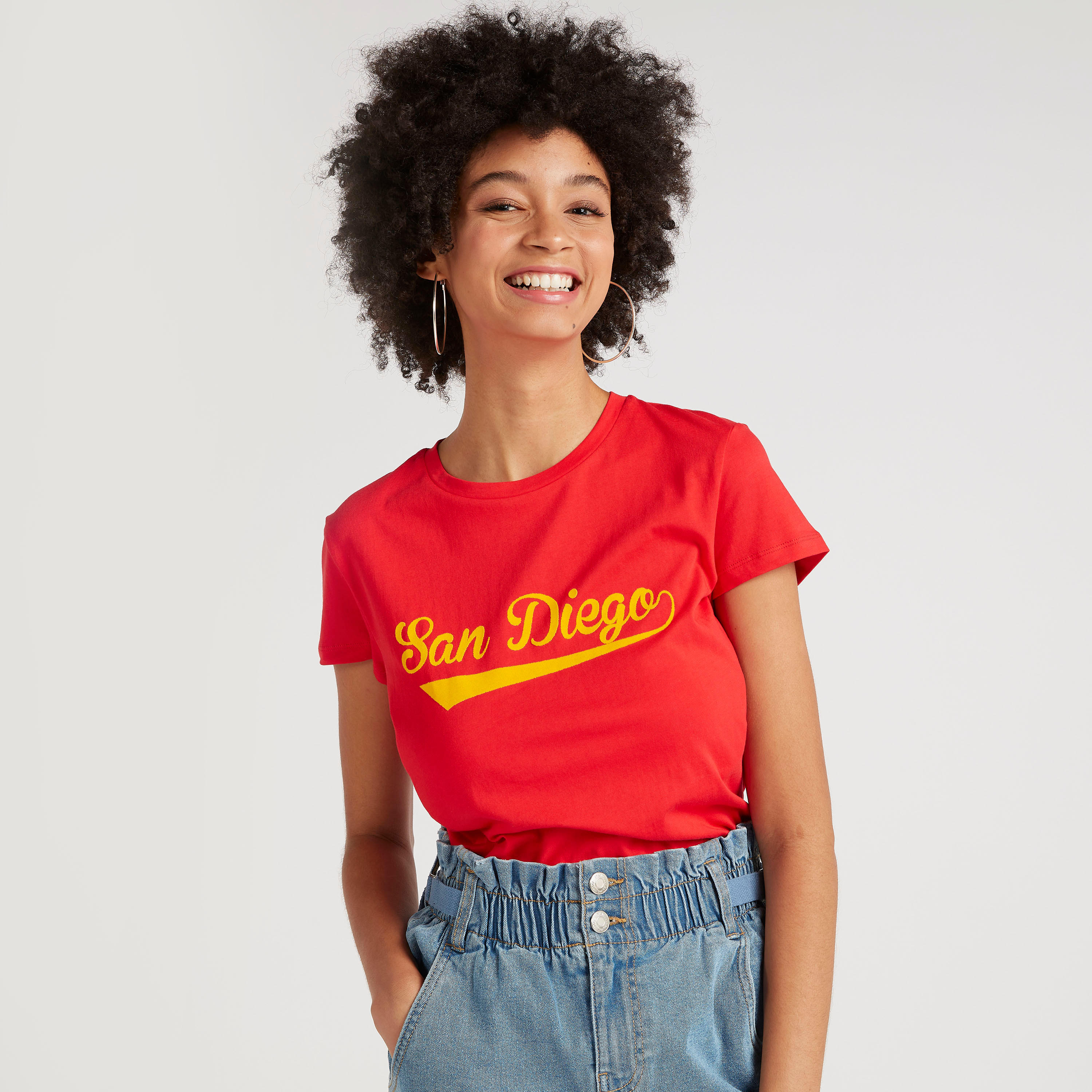 تيشيرت بياقة ضيّقة وأكمام كاب وطبعات-women-clothing-tshirts-image-1