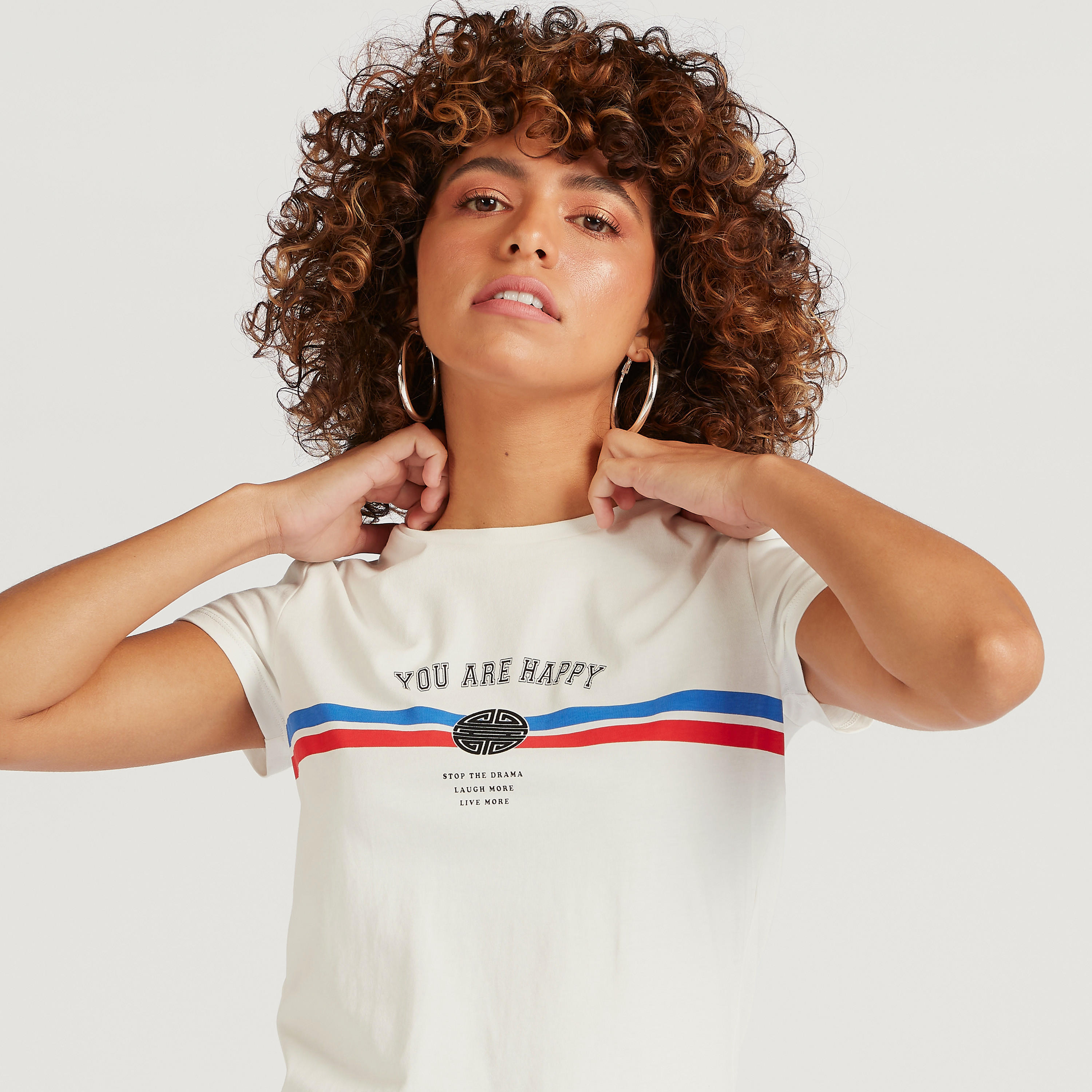 تيشيرت بياقة ضيّقة وأكمام كاب وطبعات-women-clothing-tshirts-image-3