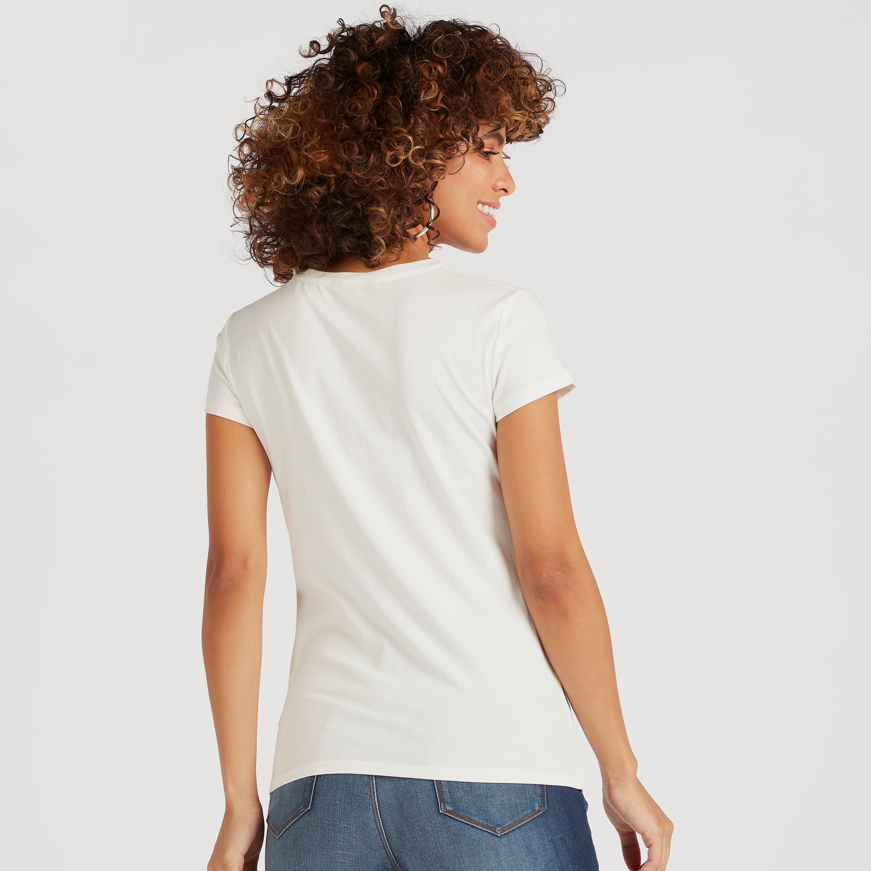 تيشيرت بياقة ضيّقة وأكمام كاب وطبعات-women-clothing-tshirts-image-4