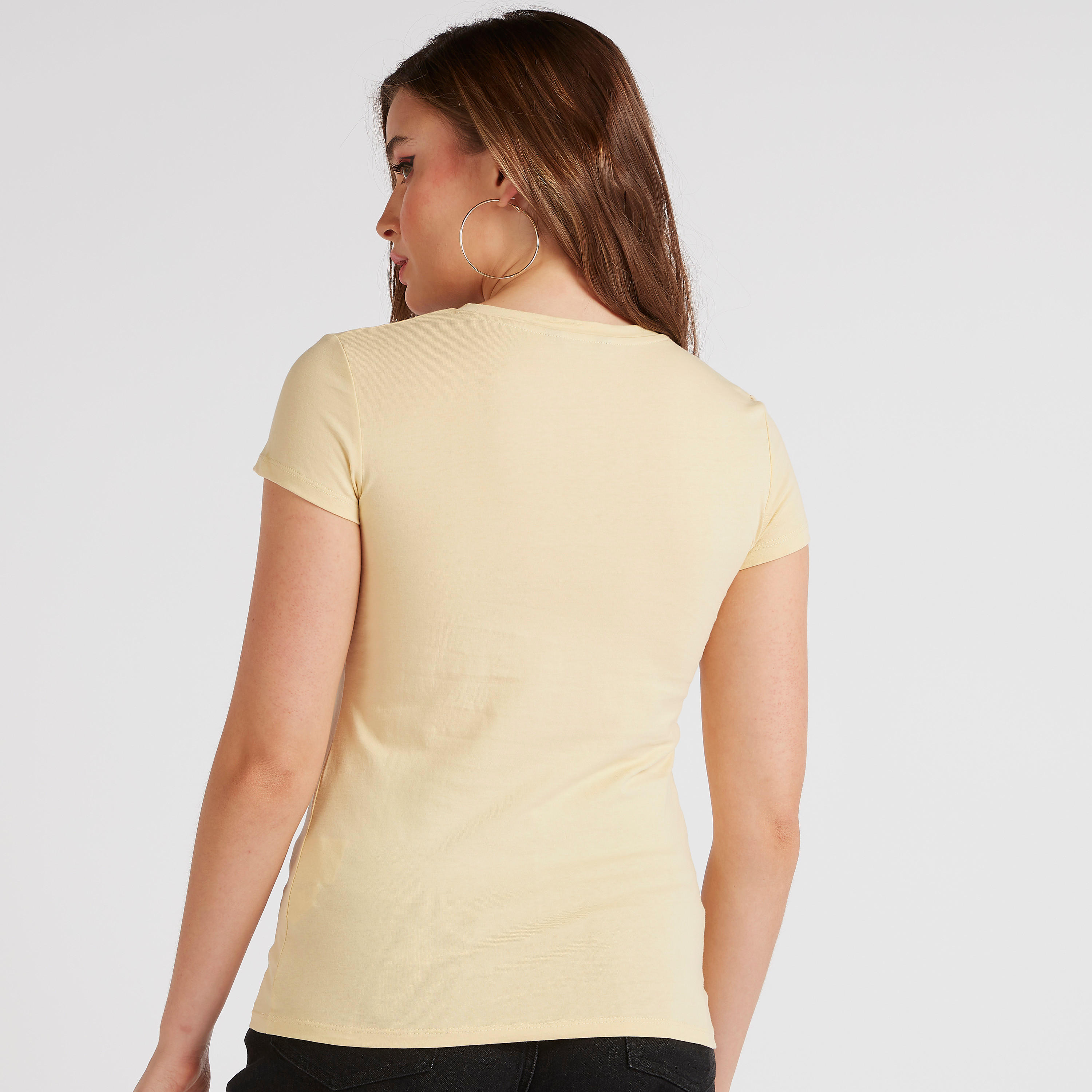 تيشيرت بياقة ضيّقة وأكمام كاب وطبعات-women-clothing-tshirts-image-2
