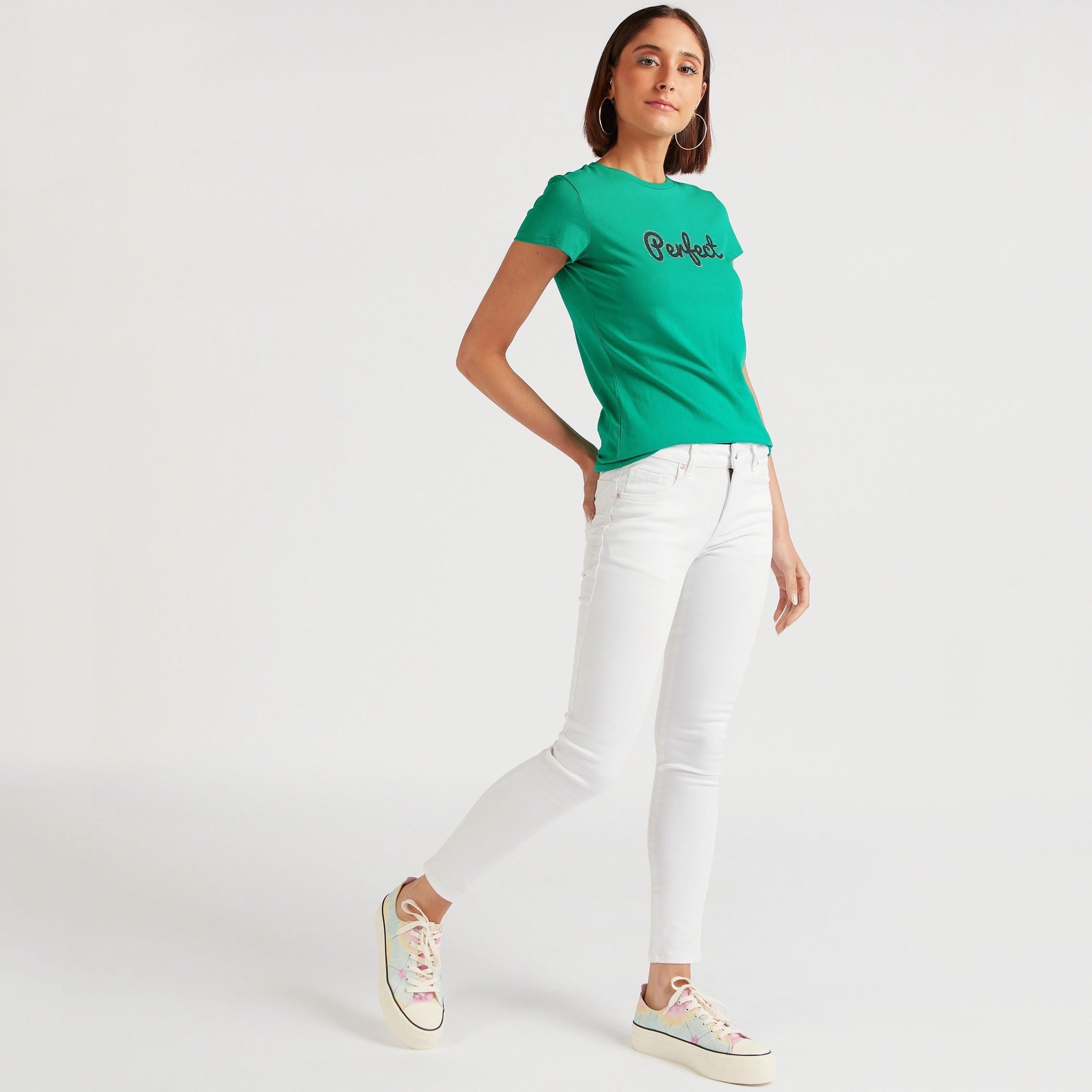 تيشيرت بياقة ضيقة وأكمام كاب وطبعات-women-clothing-tshirts-image-4