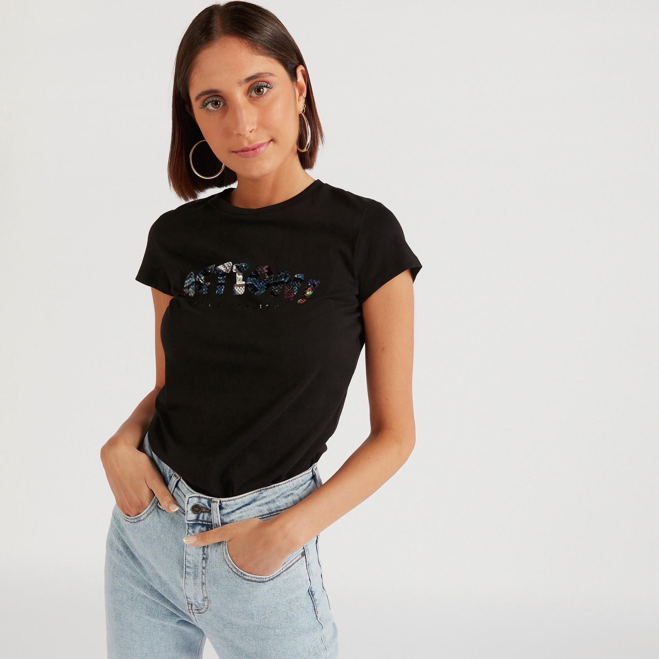 تيشيرت بياقة ضيّقة وأكمام كاب وطَبعات-women-clothing-tshirts-image-5