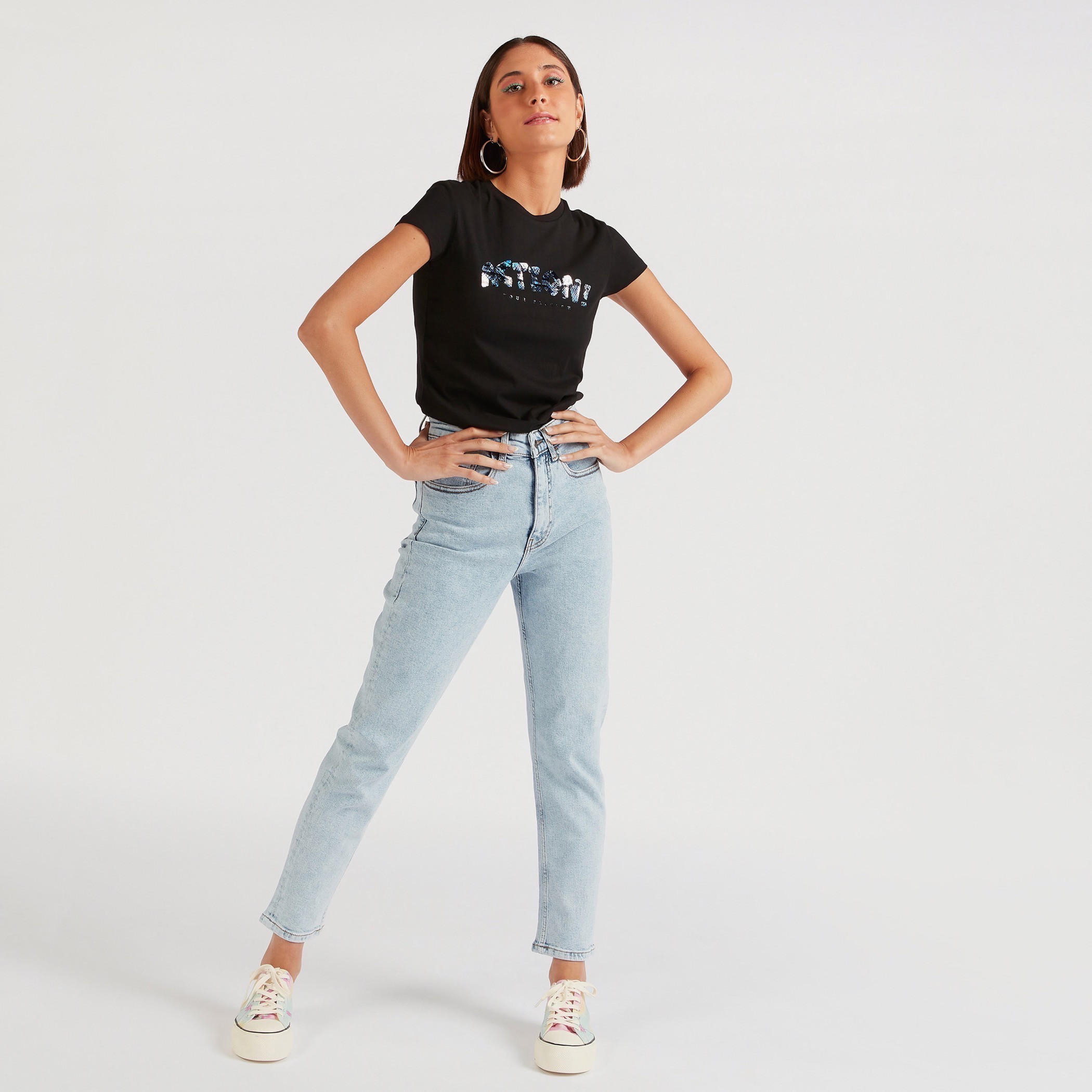 تيشيرت بياقة ضيّقة وأكمام كاب وطَبعات-women-clothing-tshirts-image-4
