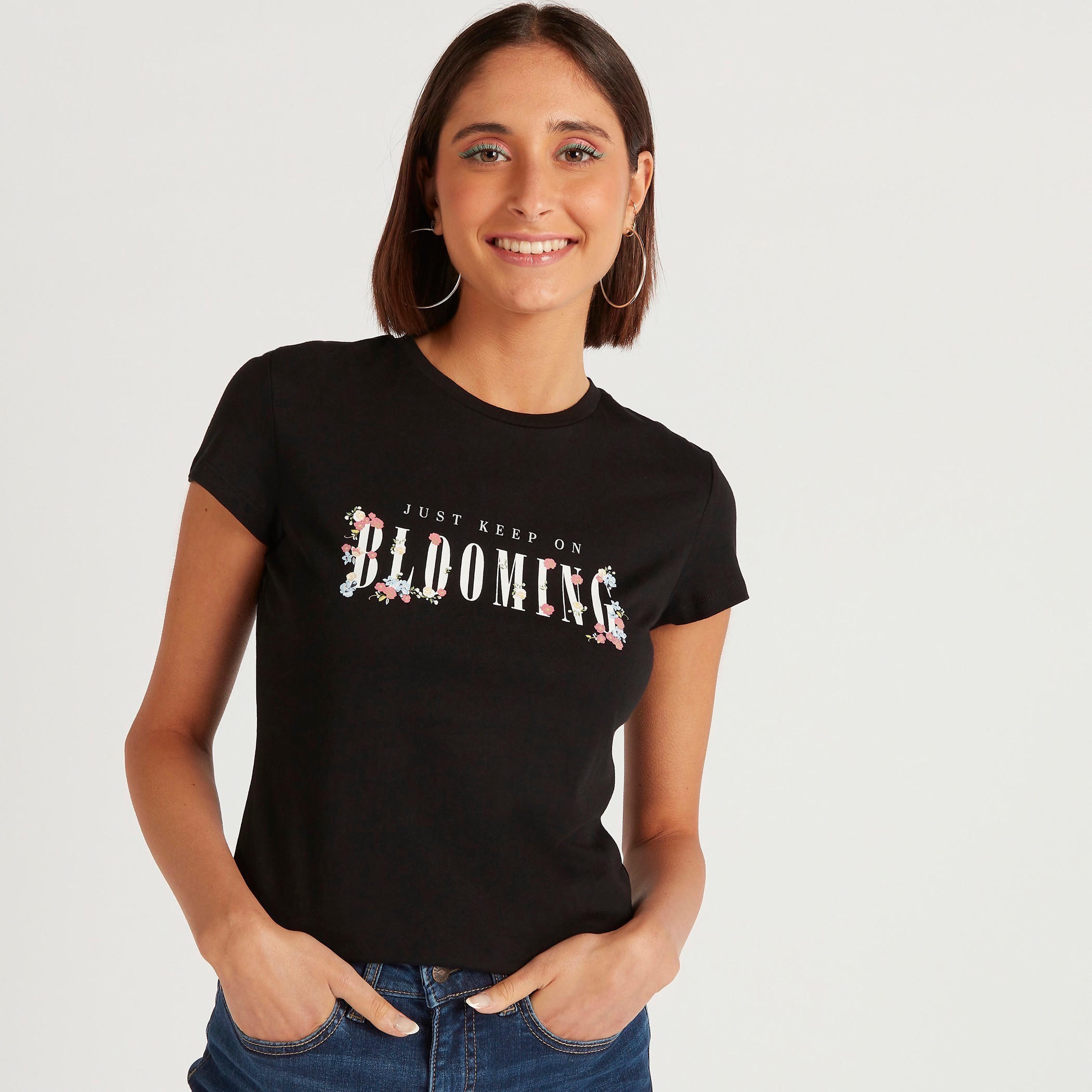 تيشيرت بياقة ضيقة وأكمام كاب وطبعات-women-clothing-tshirts-image-4