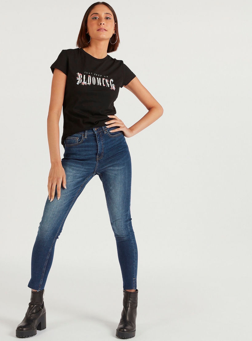 تيشيرت بياقة ضيقة وأكمام كاب وطبعات-women-clothing-tshirts-image-3