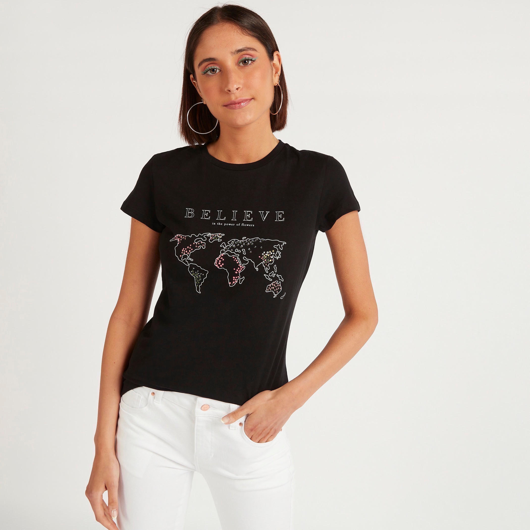 تيشيرت بياقة ضيقة وأكمام كاب وطبعات جرافيك-women-clothing-tshirts-image-1
