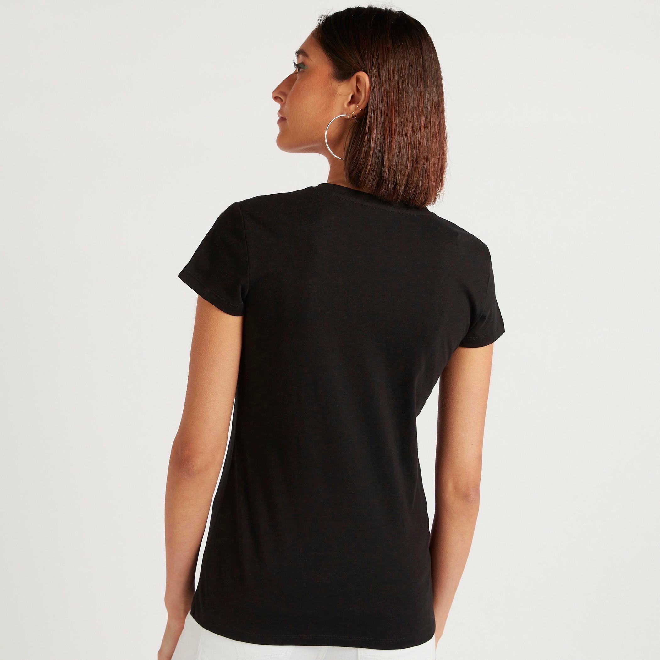 تيشيرت بياقة ضيقة وأكمام كاب وطبعات جرافيك-women-clothing-tshirts-image-4