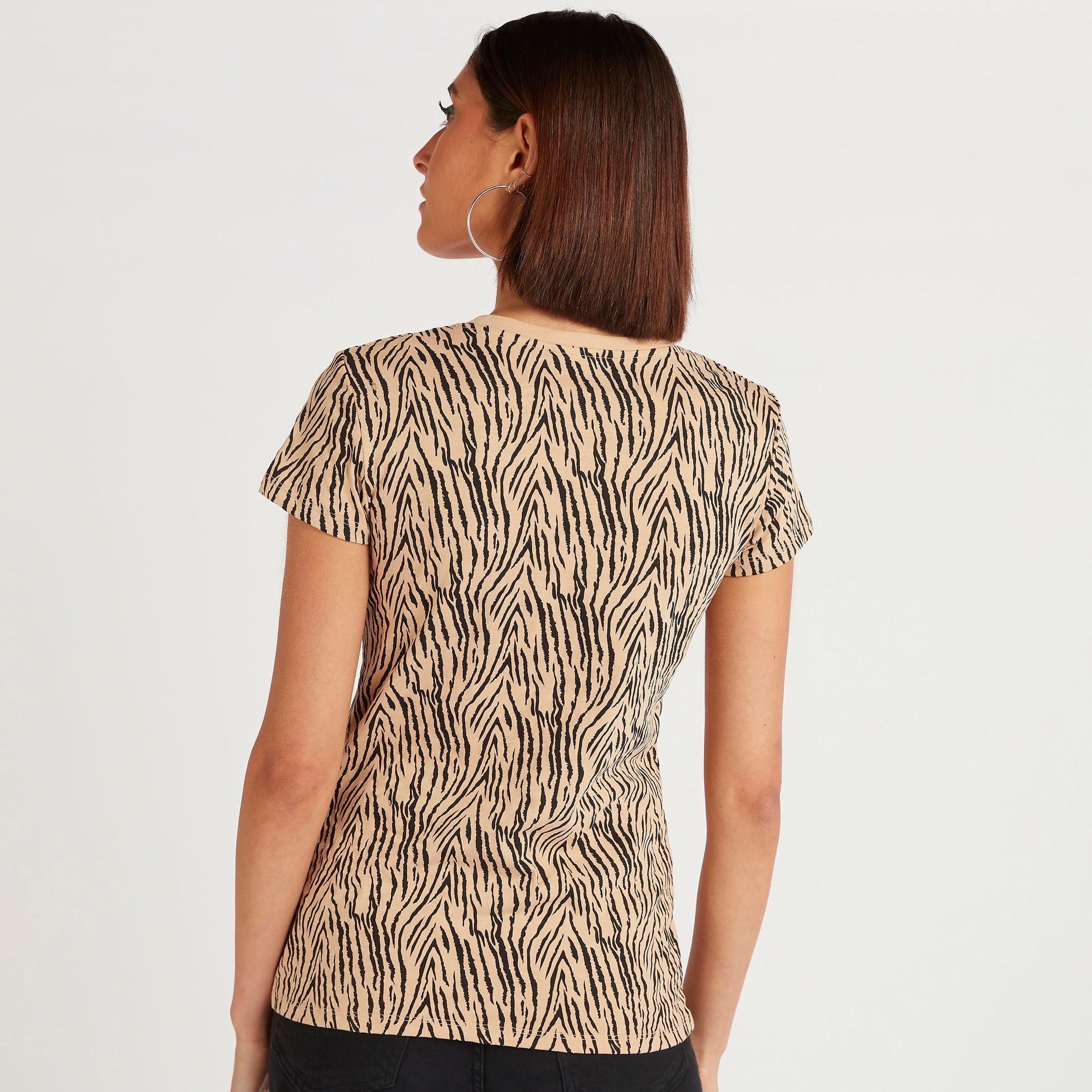 Animal Print Crew Neck T-shirt with Cap Sleeves-women-clothing-tshirts-image-4