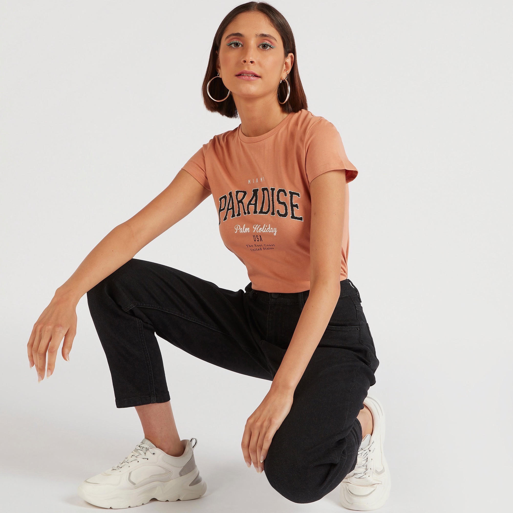 تيشيرت بياقة ضيقة وأكمام كاب وطبعات-women-clothing-tshirts-image-5