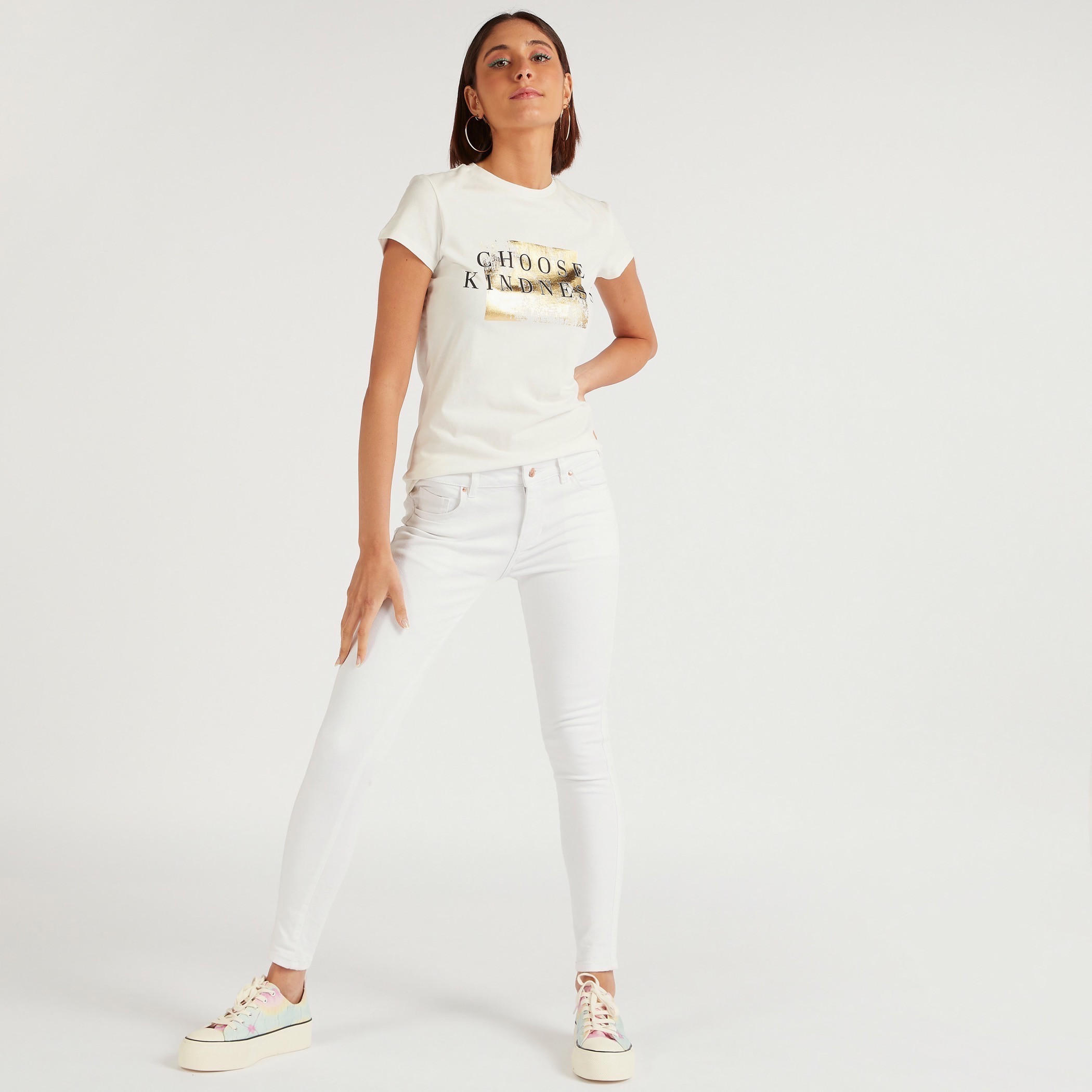 تيشيرت بياقة ضيّقة وأكمام كاب وطَبعات-women-clothing-tshirts-image-4