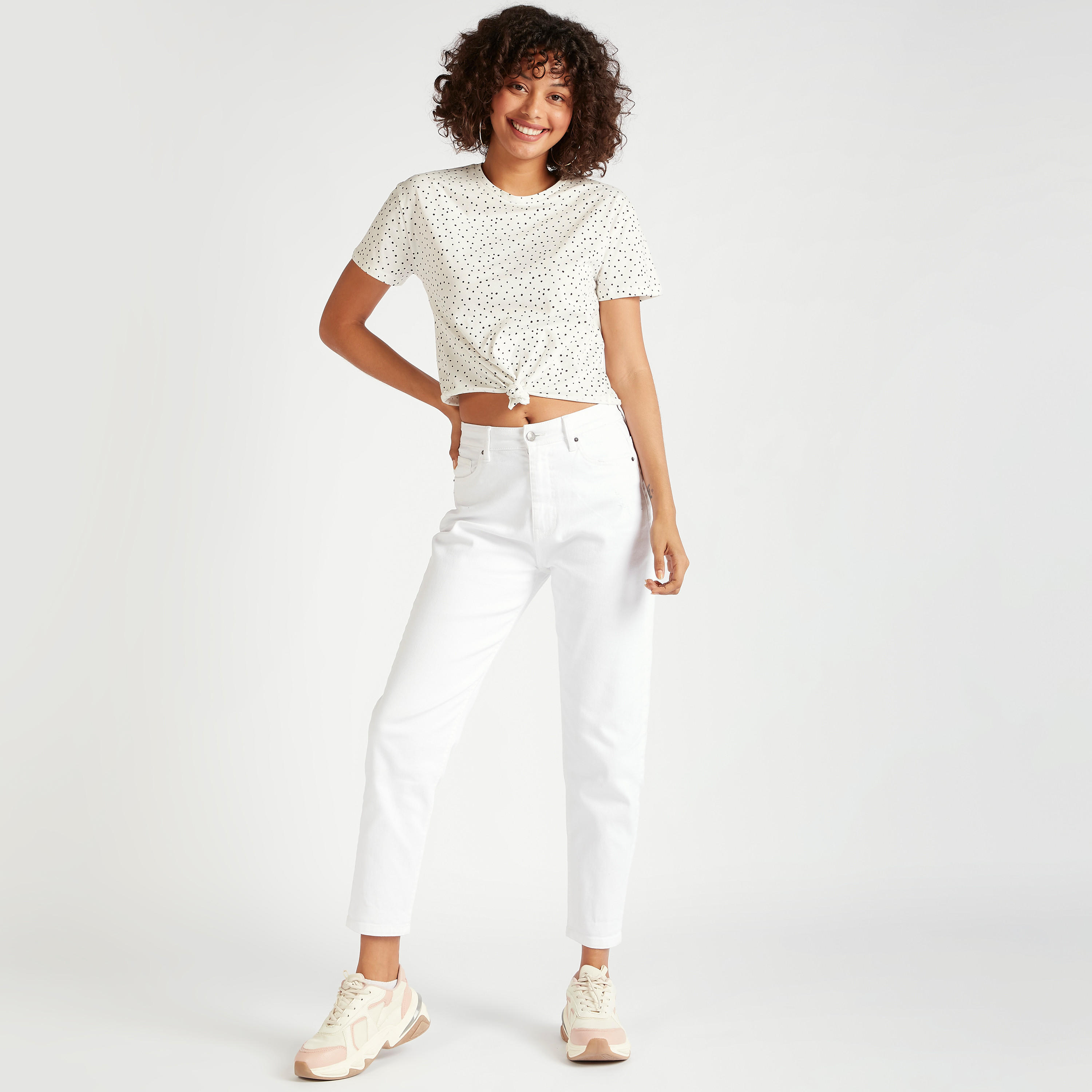 تيشيرت بياقة ضيقة وتفاصيل عقدة وطبعات بالكامل-women-clothing-tshirts-image-2