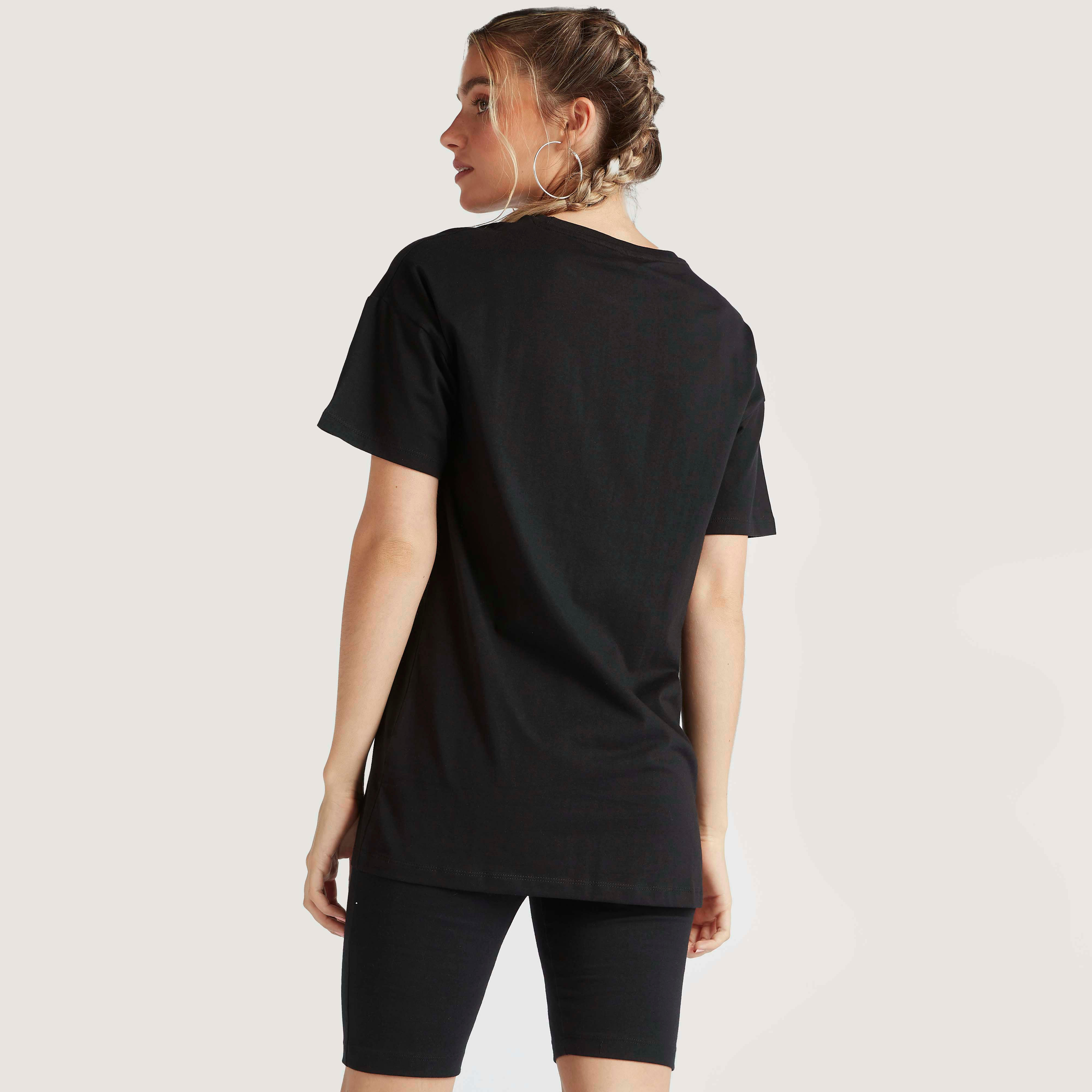 تيشيرت طويل بطبعات شعار وياقة ضيّقة وأكمام قصيرة-women-clothing-tshirts-image-4