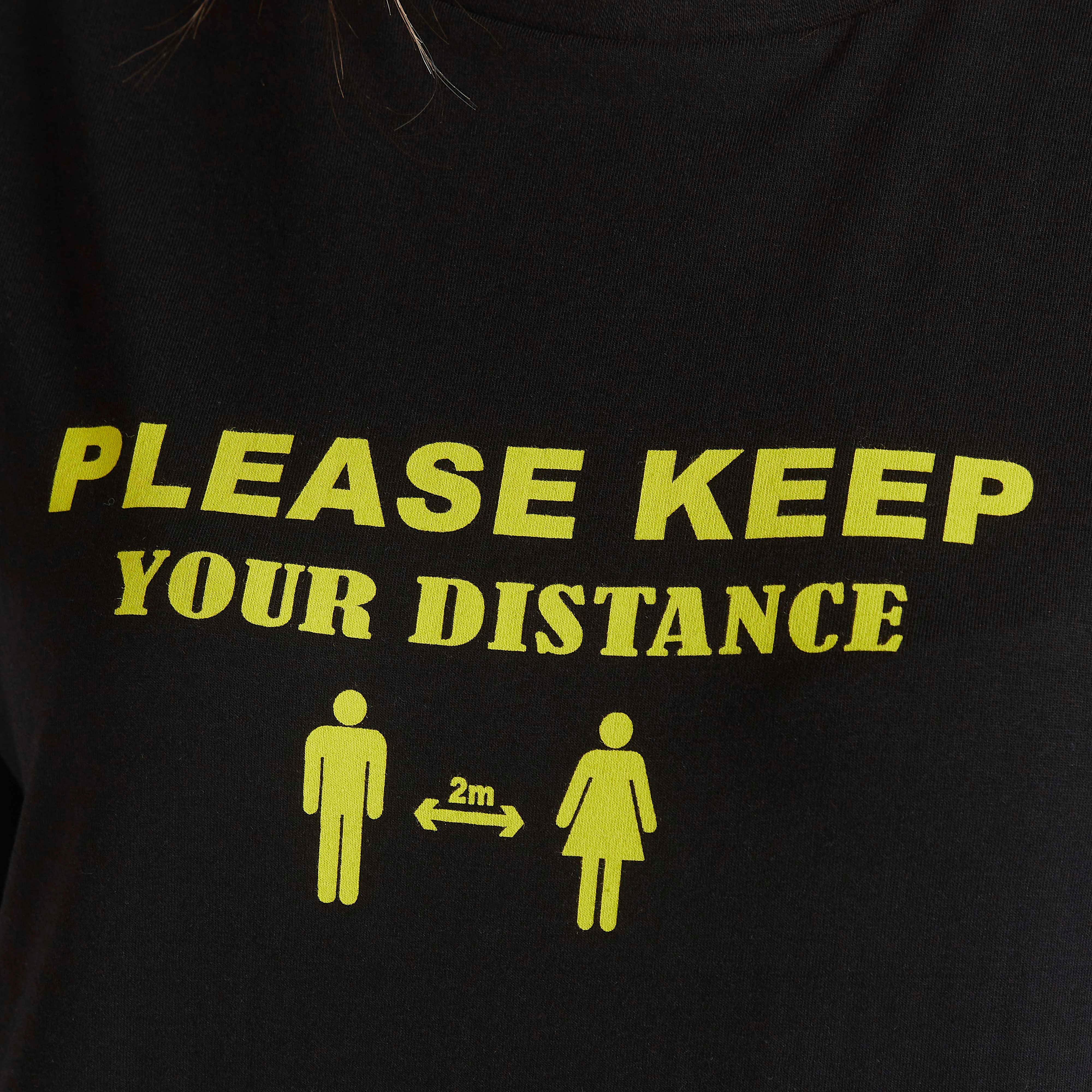 تيشيرت طويل بطبعات شعار وياقة ضيّقة وأكمام قصيرة-women-clothing-tshirts-image-5
