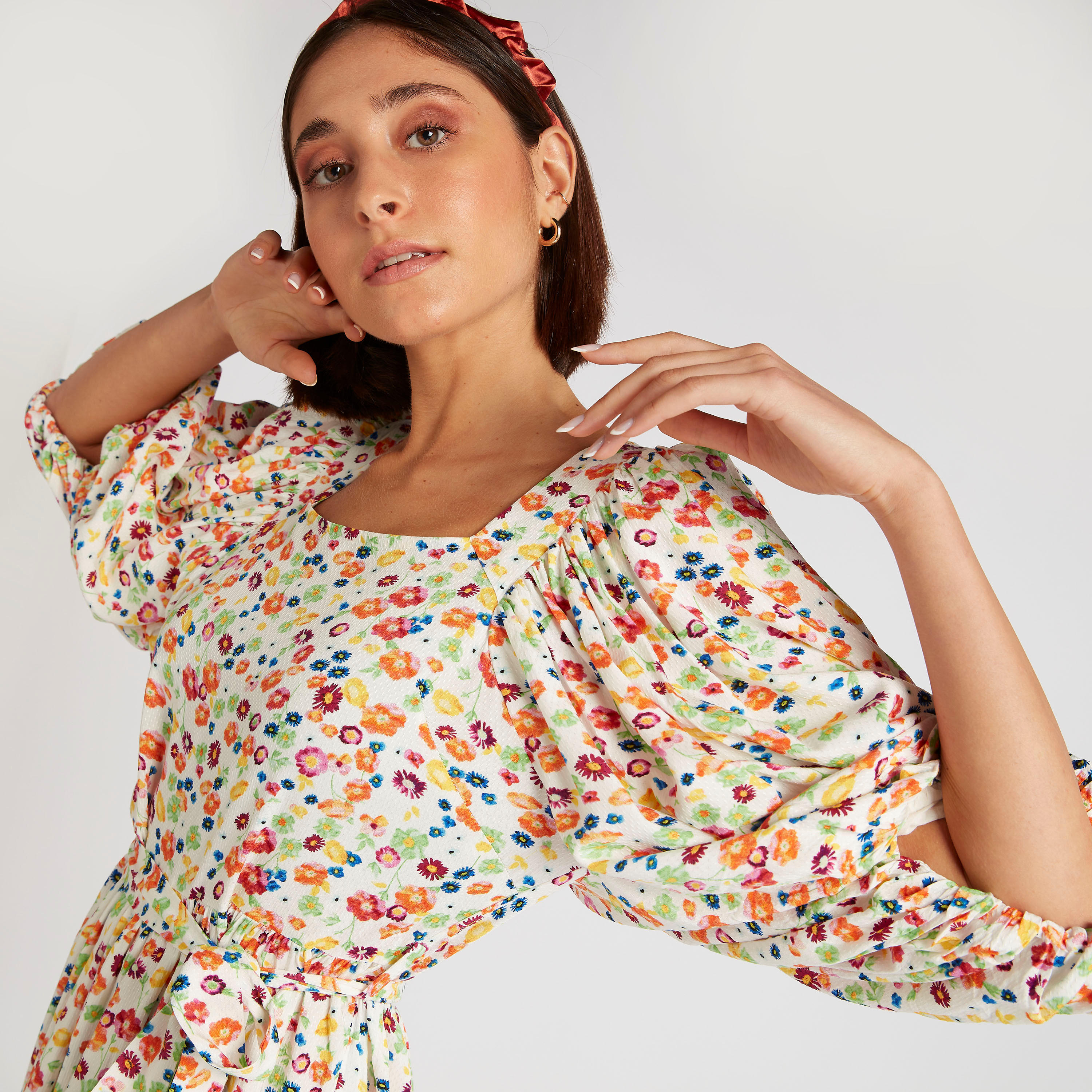 فستان إيه لاين ميدي بطبعات أزهار وأكمام منفوخة-women-clothing-dresses-image-3