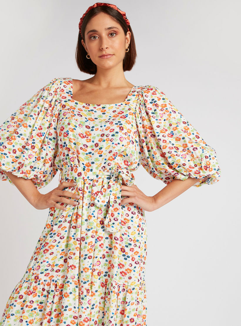 فستان إيه لاين ميدي بطبعات أزهار وأكمام منفوخة-women-clothing-dresses-image-5