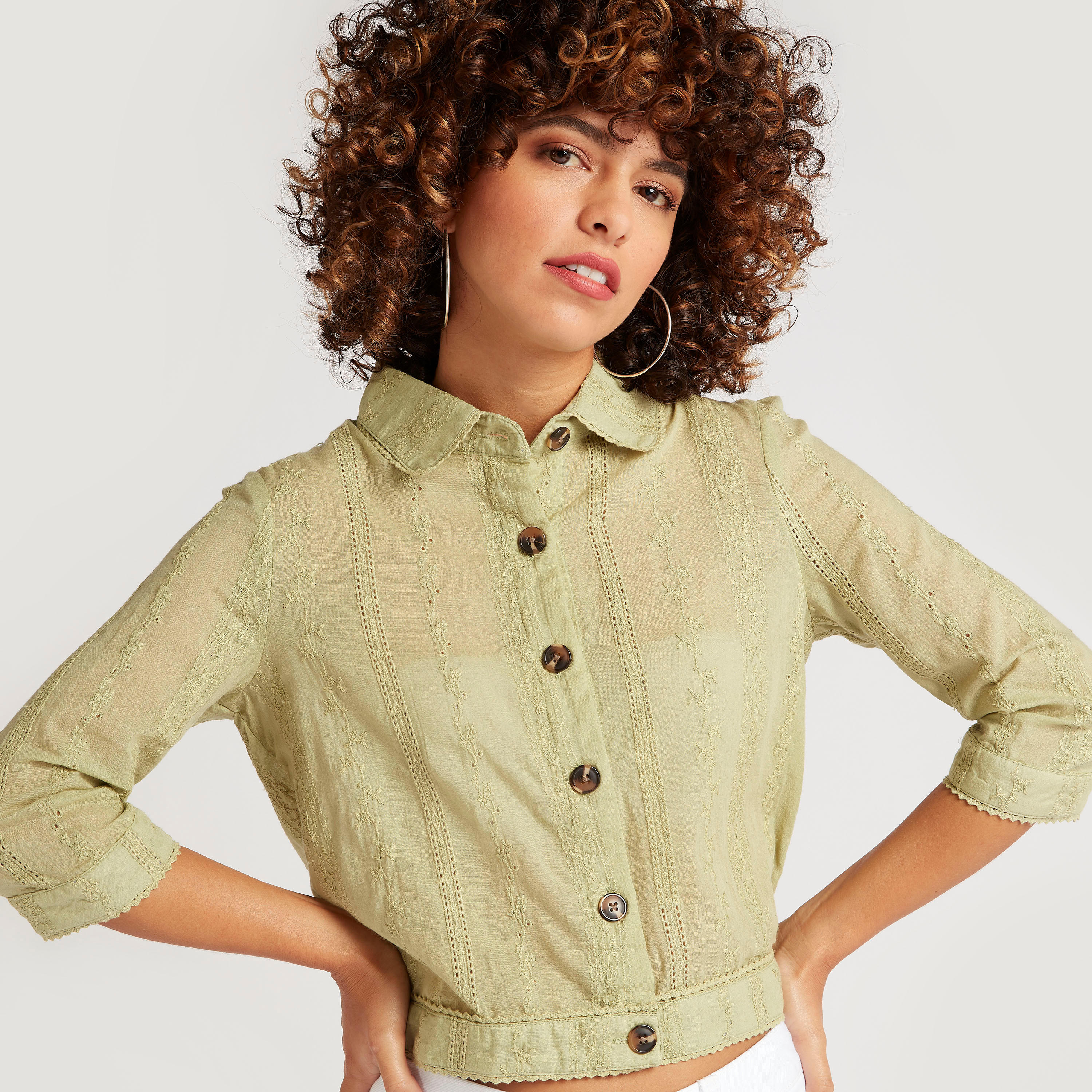 قميص قصير مطرز بأكمام 3/4 وحافة شبه مطاطية-women-clothing-shirtsandblouses-shirts-image-1