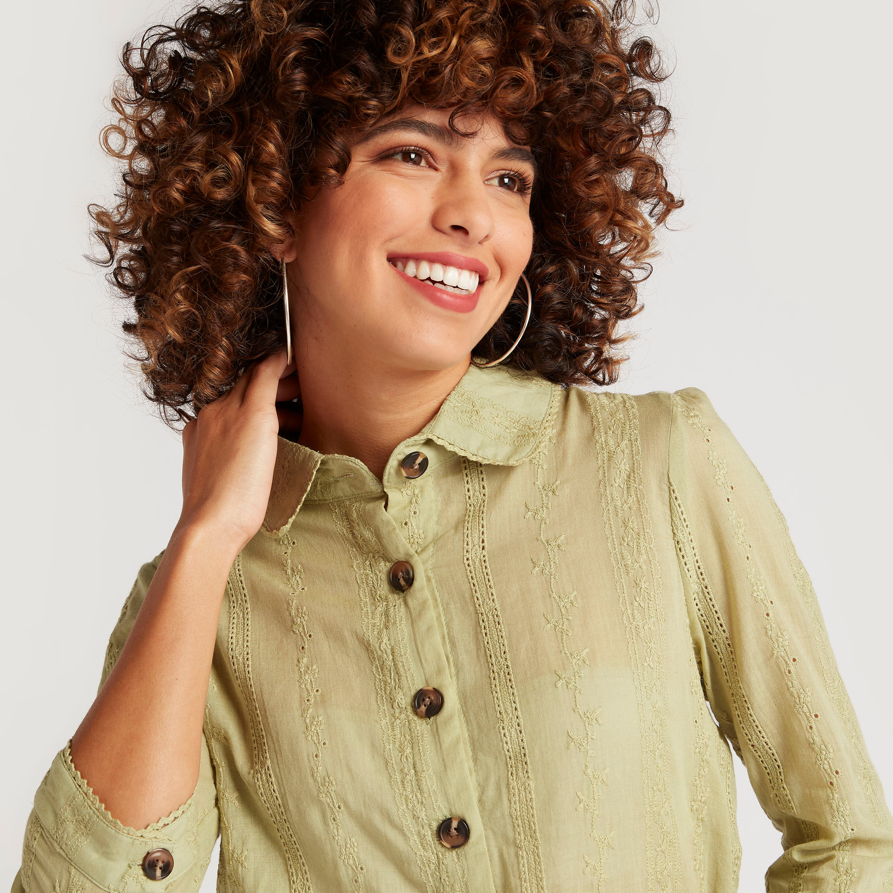 قميص قصير مطرز بأكمام 3/4 وحافة شبه مطاطية-women-clothing-shirtsandblouses-shirts-image-7