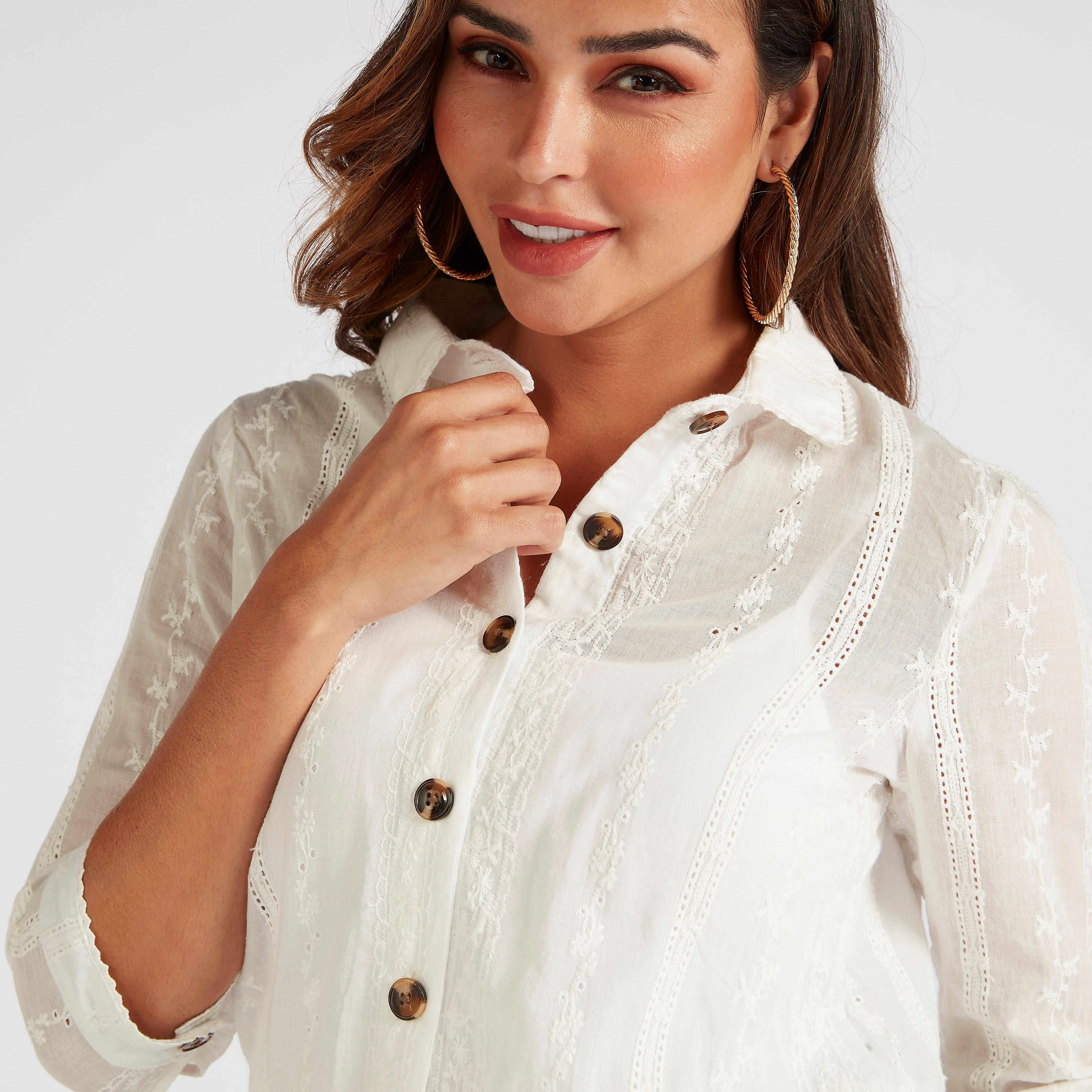 قميص سادة بياقة عادية وأكمام 3/4 وتفاصيل مطرزة-women-clothing-shirtsandblouses-shirts-image-3