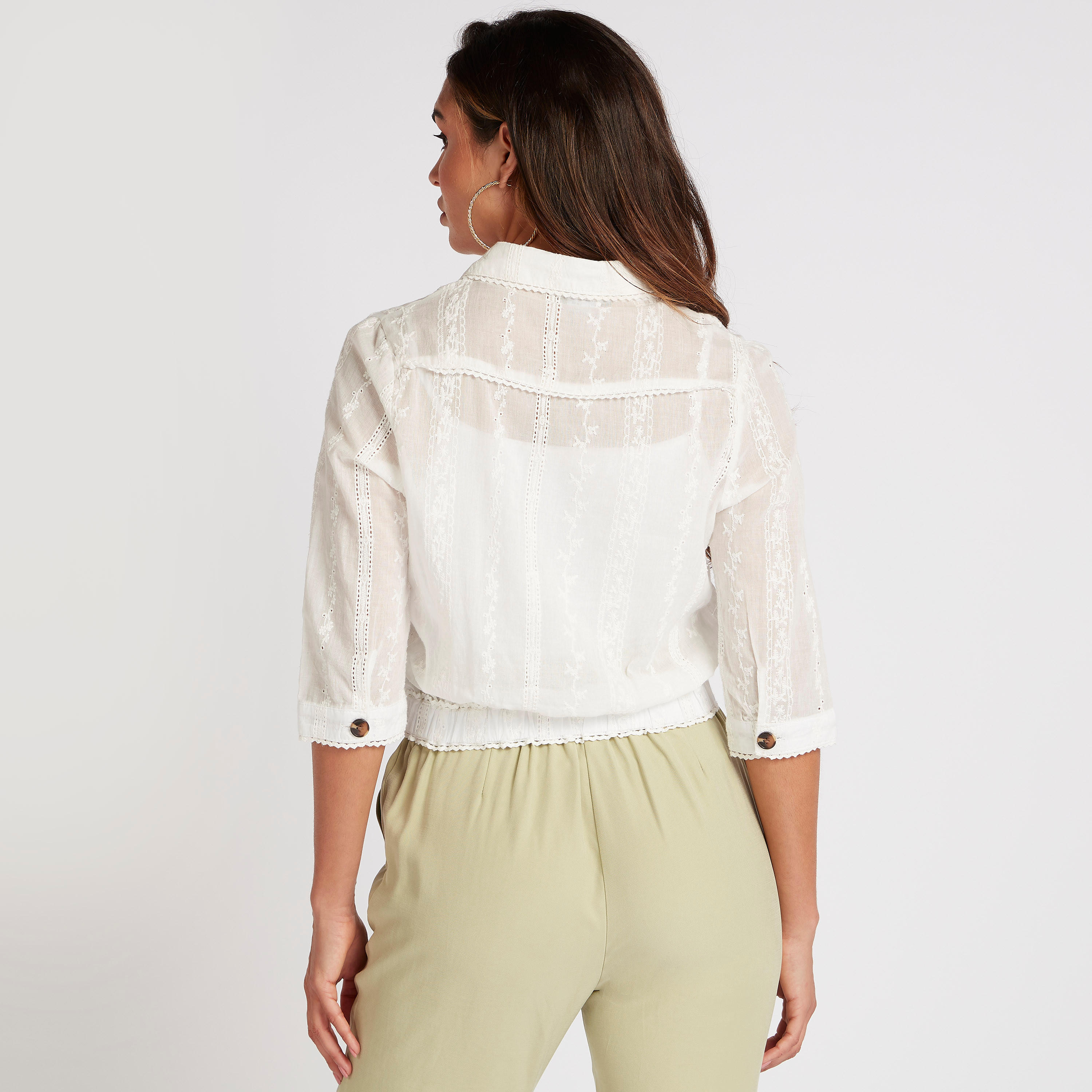 قميص سادة بياقة عادية وأكمام 3/4 وتفاصيل مطرزة-women-clothing-shirtsandblouses-shirts-image-4