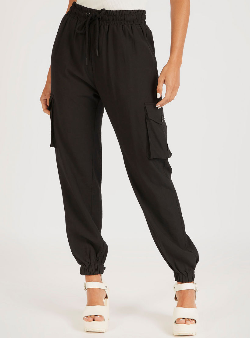 بنطلون رياضي كارجو سادة برباط إغلاق وخصر متوسّط الارتفاع-women-clothing-bottoms-joggers-image-5