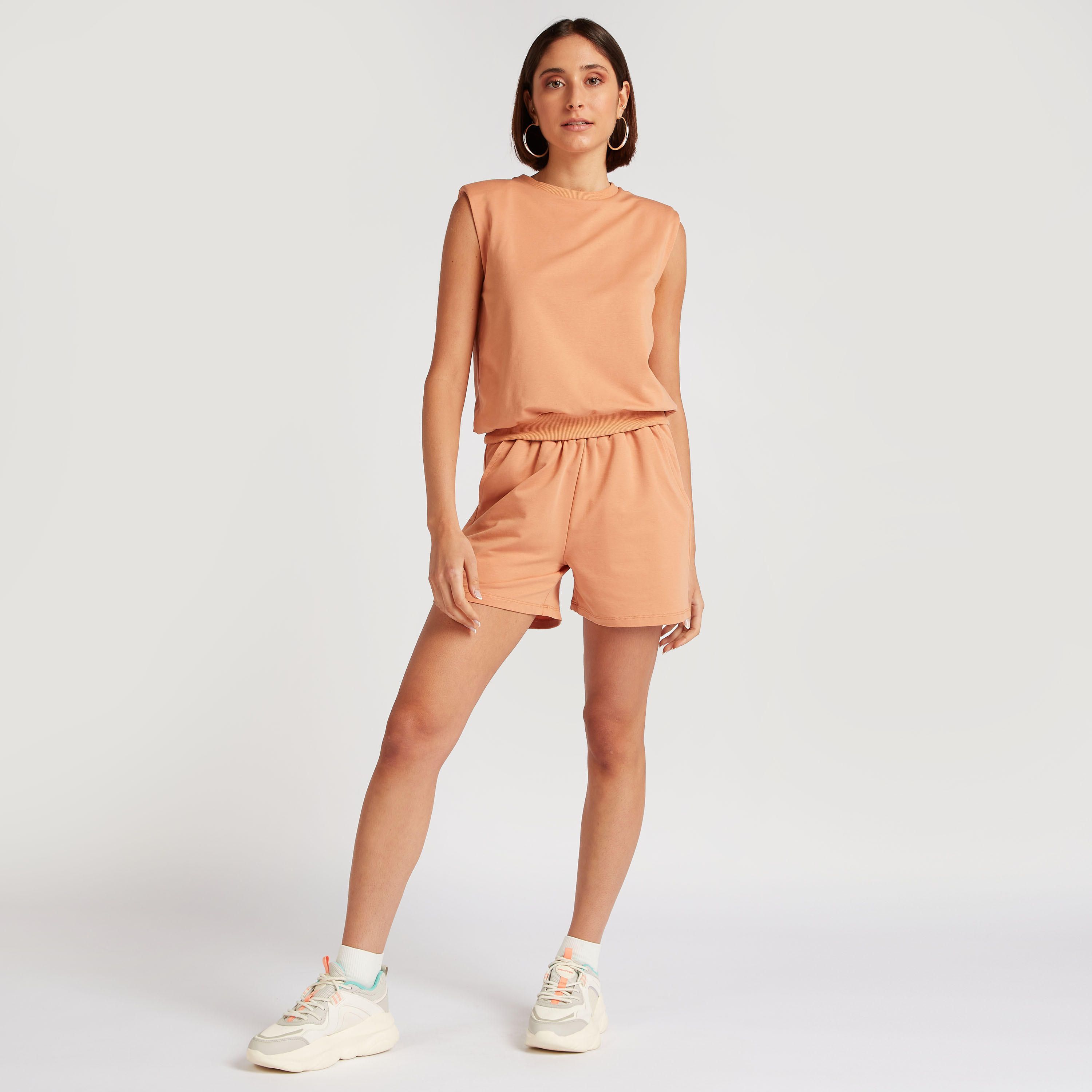 شورت سادة بخصر مرتفع ورباط إغلاق وجيوب-women-clothing-bottoms-shorts-image-3