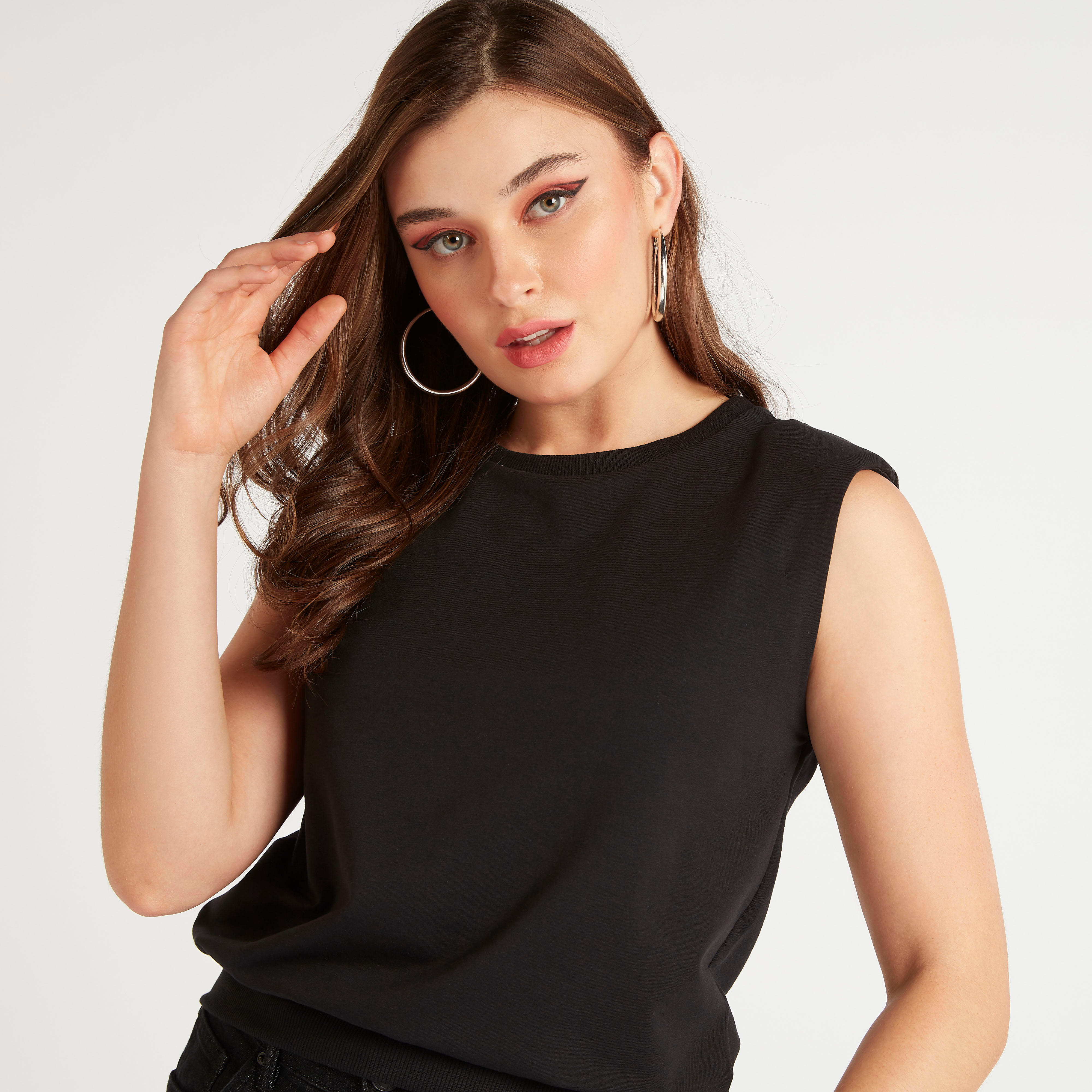 تيشيرت سادة دون أكمام بياقة ضيّقة-women-clothing-tshirts-image-4