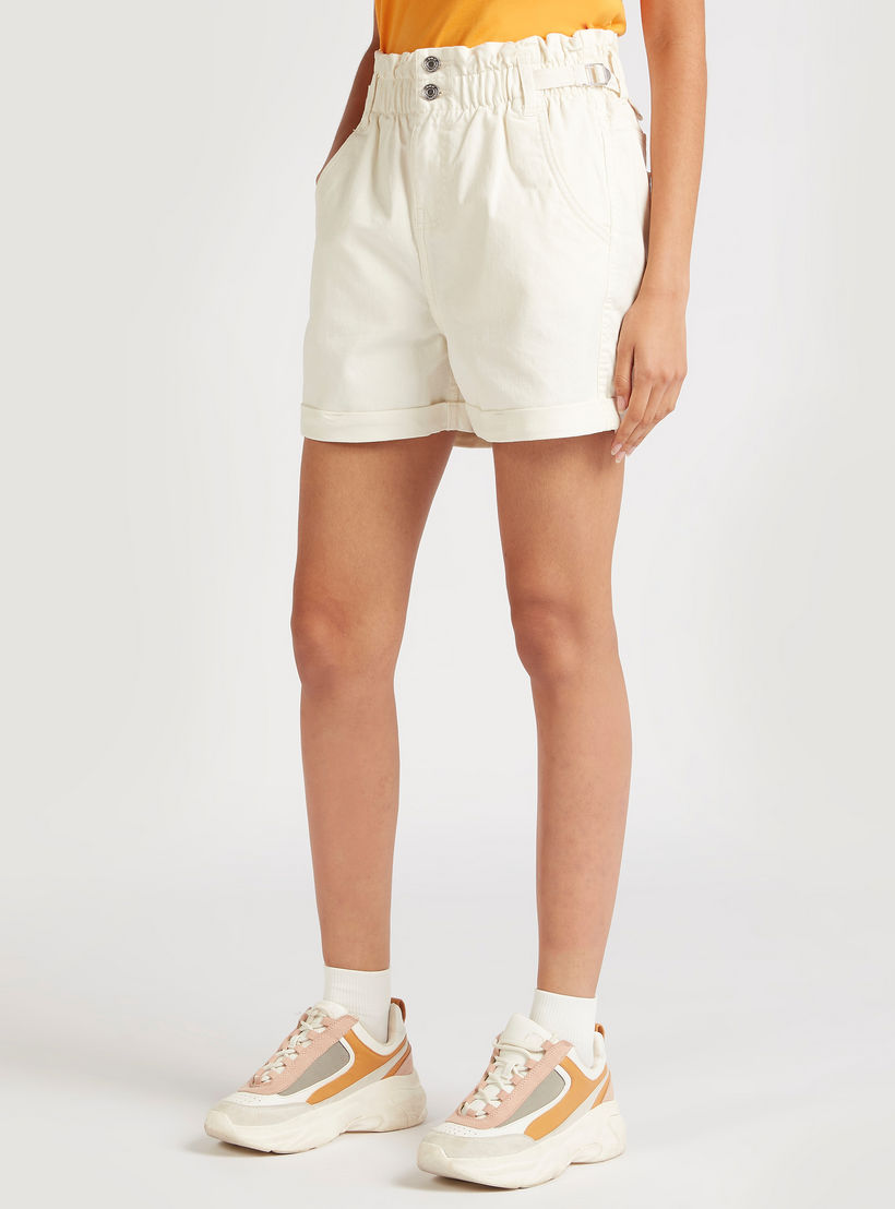 شورت دنيم سادة بخصر مرتفع وتزيينات إبزيم-women-clothing-bottoms-shorts-image-5