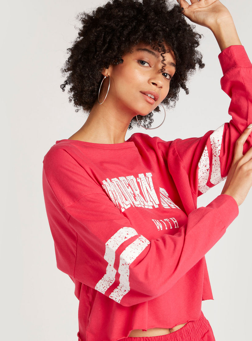 سويت شيرت بوكسي بأكمام طويلة و ياقة ضيقة وطبعات جرافيك-women-winterwear-hoodiesandsweatshirts-sweatshirts-image-6