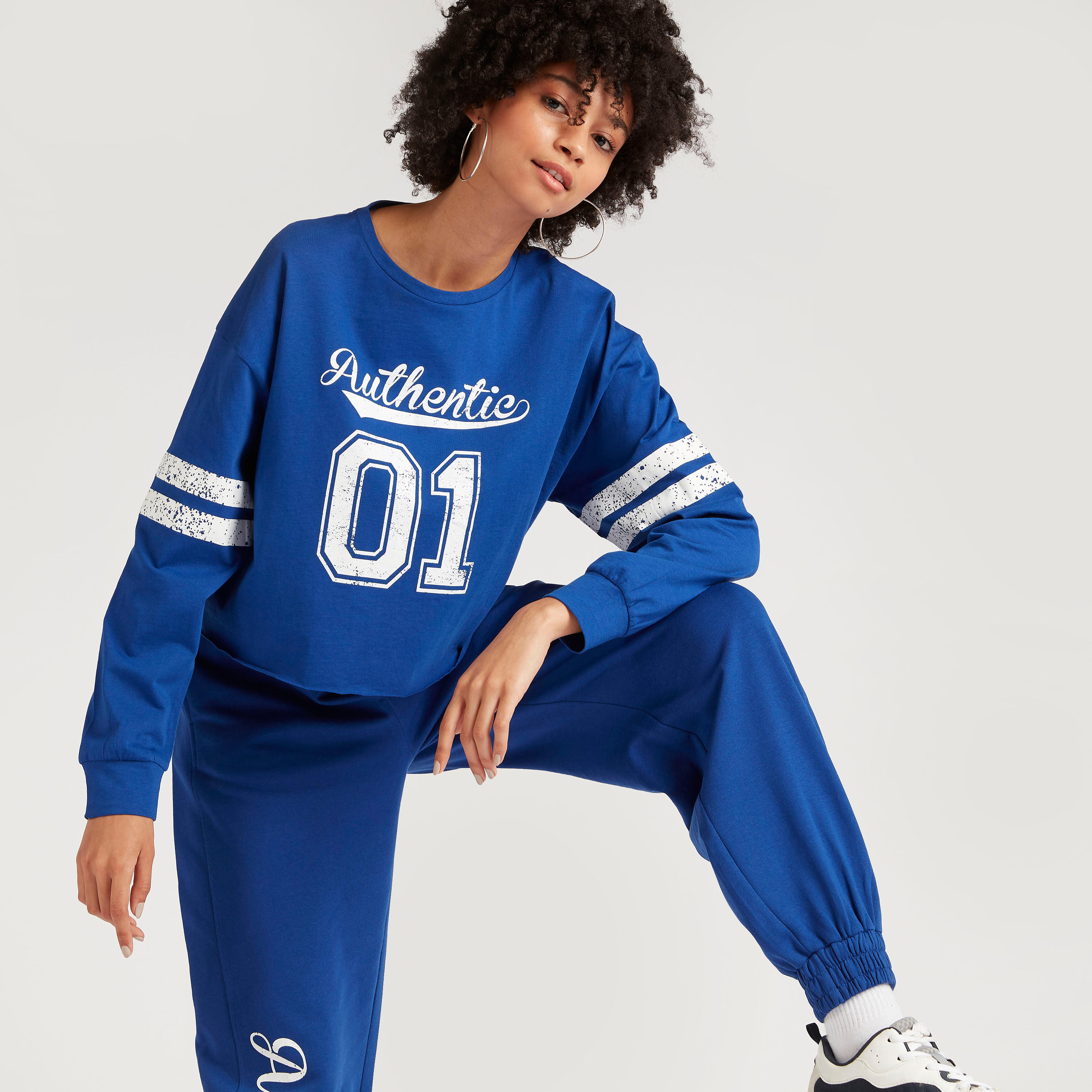 Graphic Print Boxy Sweatshirt with Long Sleeves and Crew Neck-women-winterwear-hoodiesandsweatshirts-sweatshirts-image-1