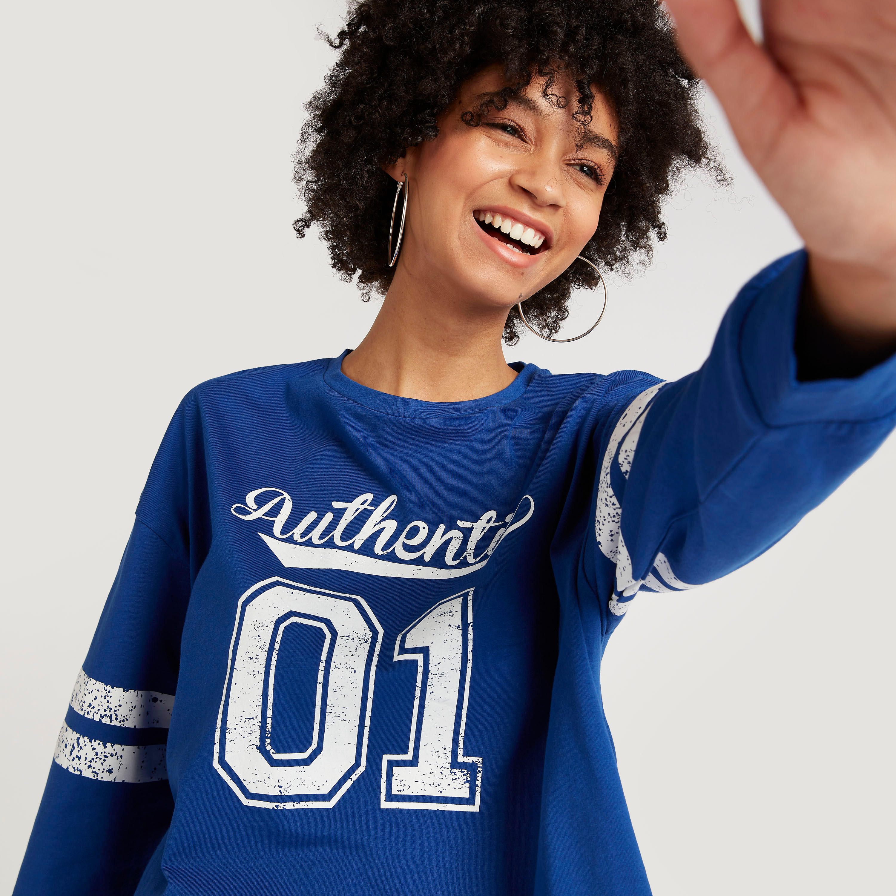 Graphic Print Boxy Sweatshirt with Long Sleeves and Crew Neck-women-winterwear-hoodiesandsweatshirts-sweatshirts-image-5