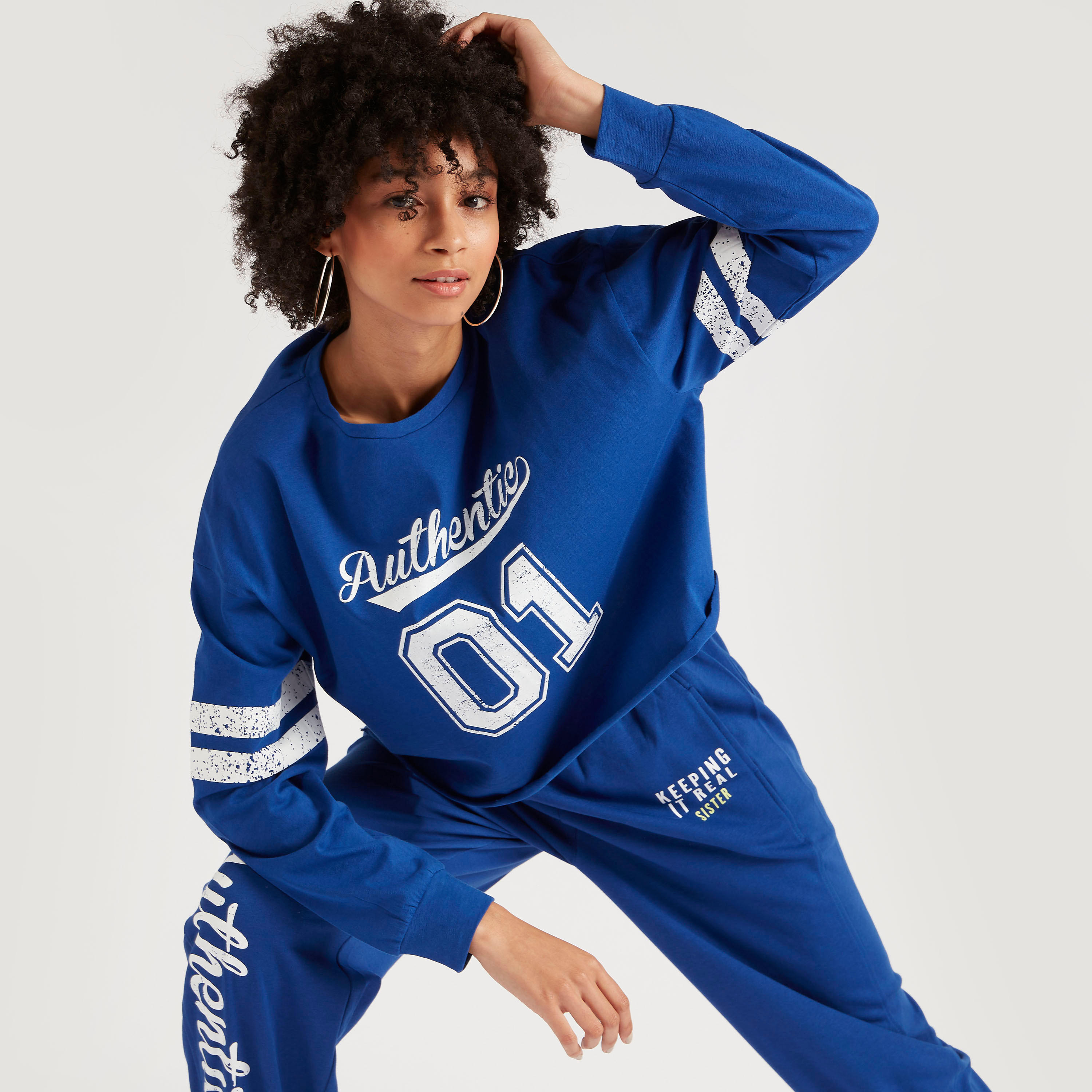 Graphic Print Boxy Sweatshirt with Long Sleeves and Crew Neck-women-winterwear-hoodiesandsweatshirts-sweatshirts-image-7