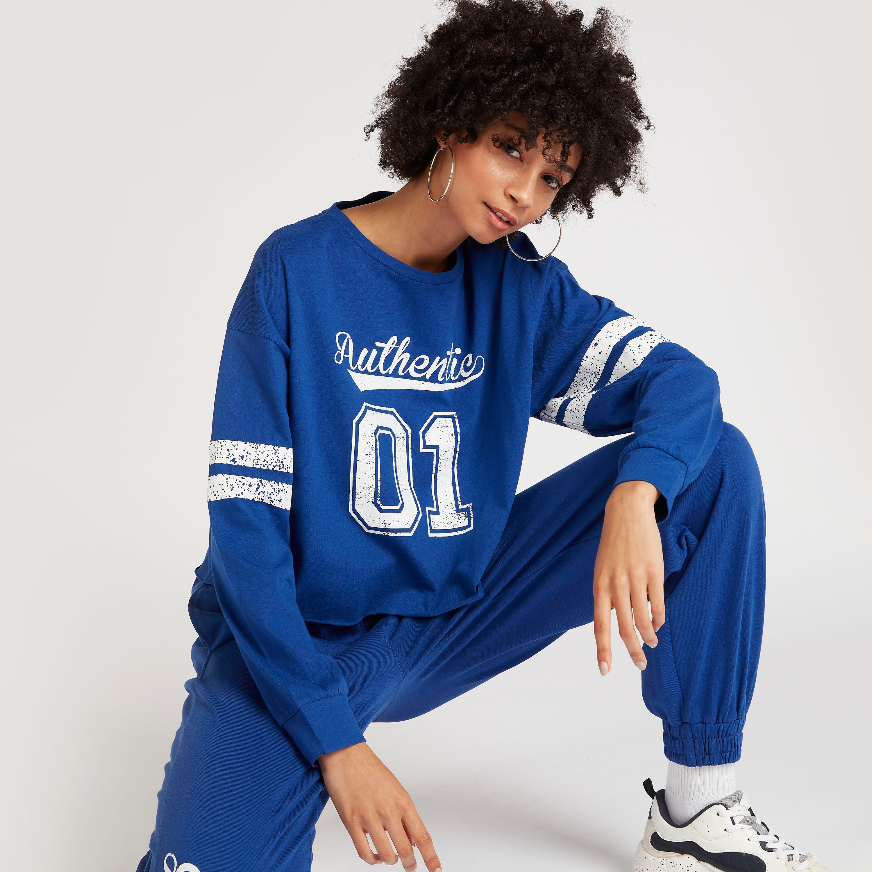 Graphic Print Boxy Sweatshirt with Long Sleeves and Crew Neck-women-winterwear-hoodiesandsweatshirts-sweatshirts-image-8