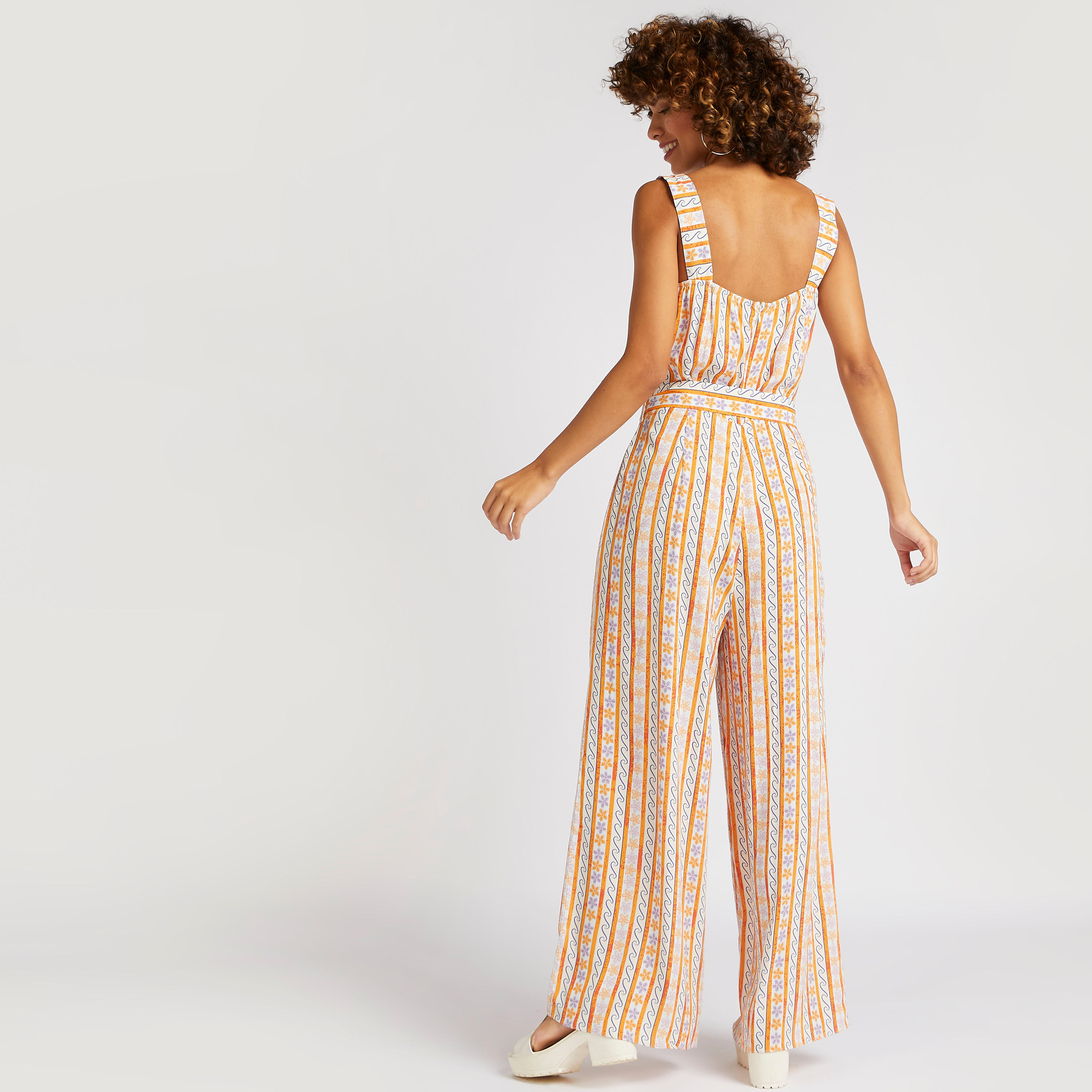 جمبسوت طويل دون أكمام بجيوب ووصلة أزرار وطبعات-women-clothing-jumpsuits-image-4