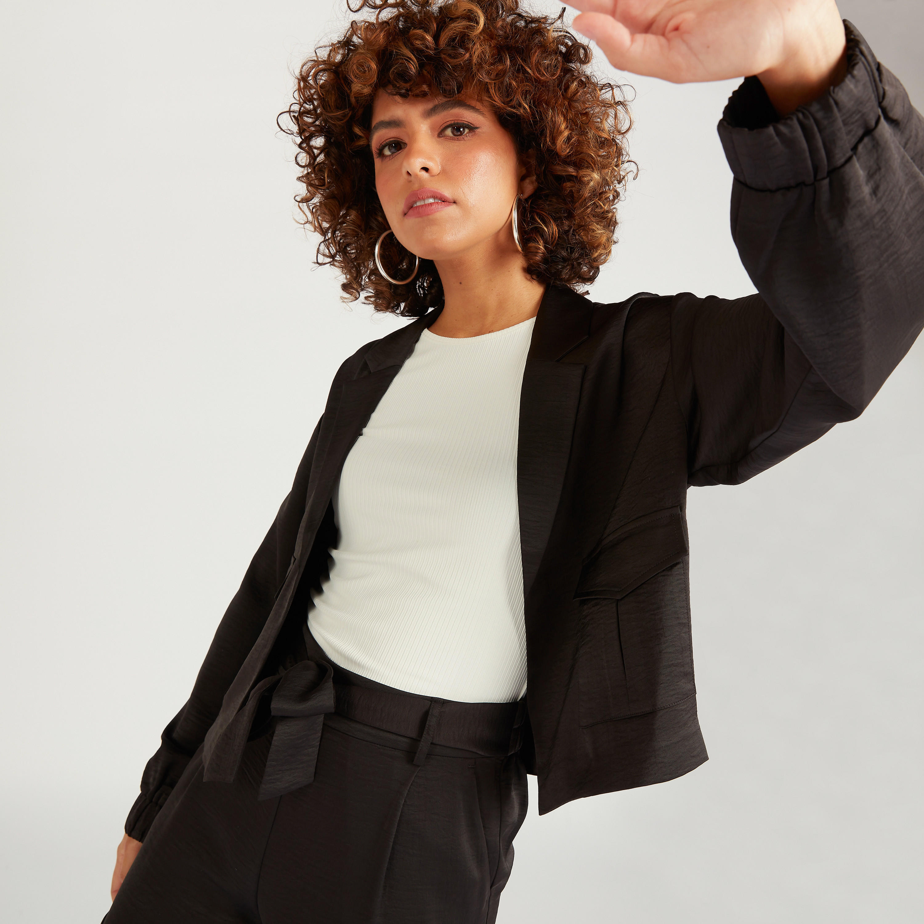 جاكيت سادة خفيف بياقة عادية وطيّة-women-winterwear-coatsandjackets-jackets-image-7