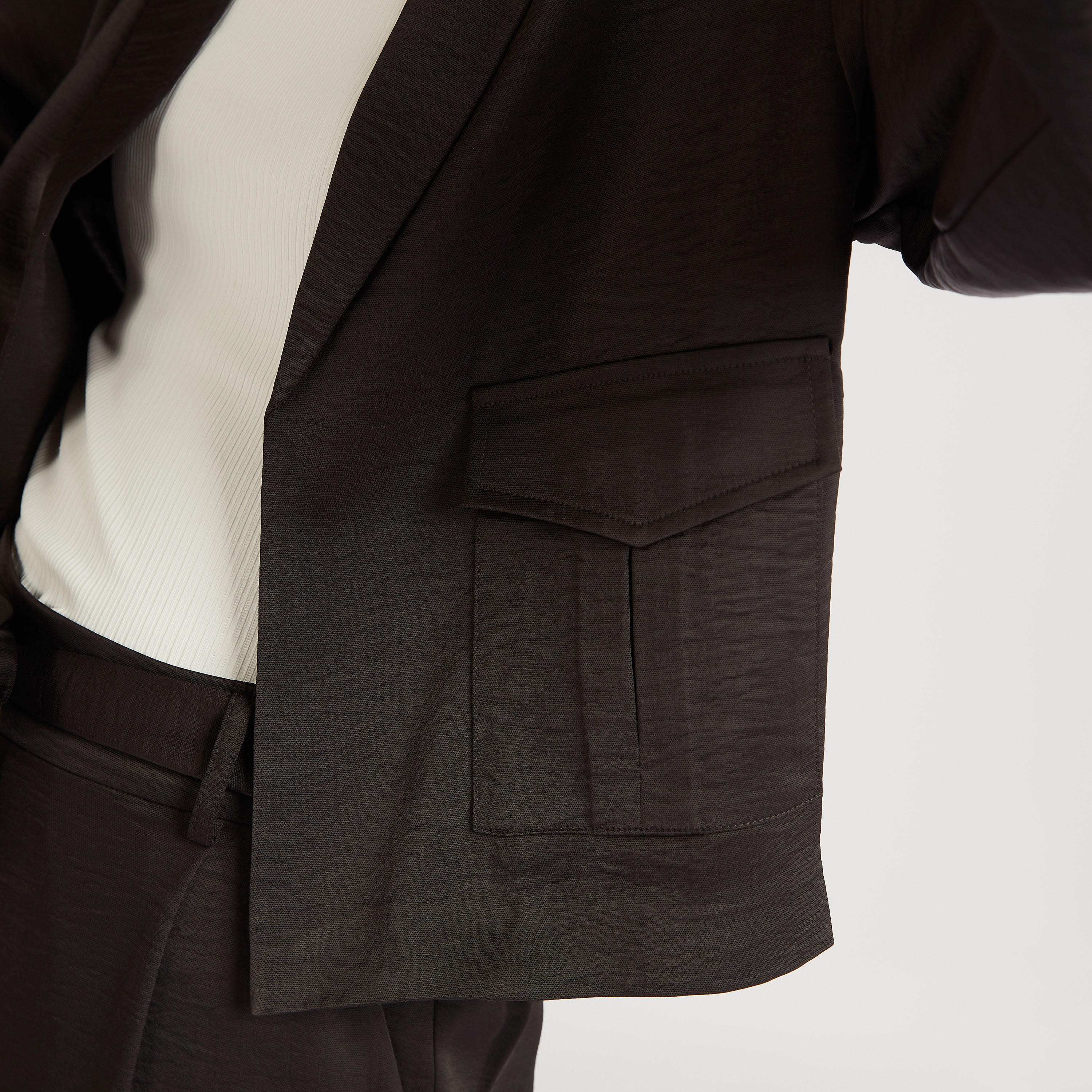 جاكيت سادة خفيف بياقة عادية وطيّة-women-winterwear-coatsandjackets-jackets-image-5