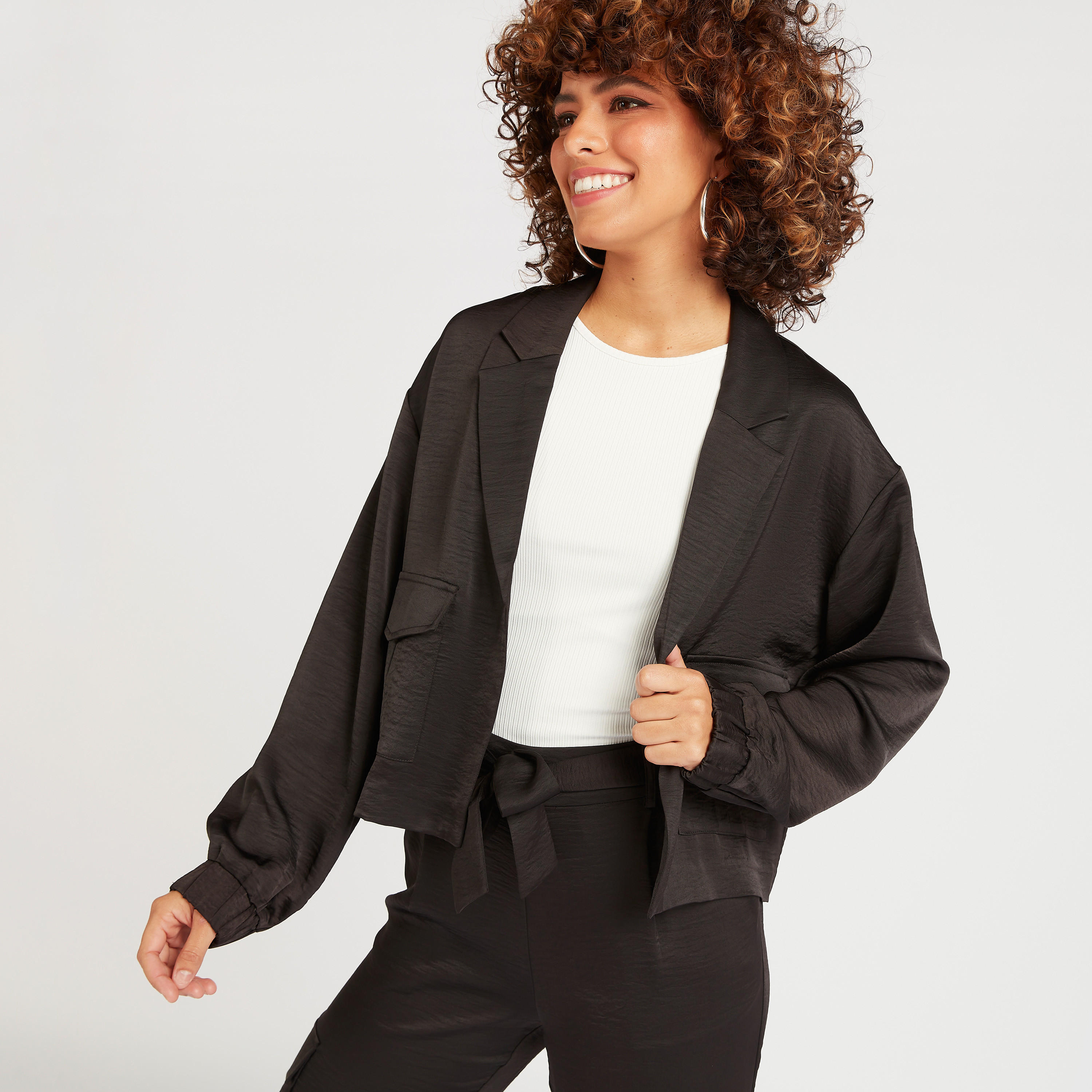 جاكيت سادة خفيف بياقة عادية وطيّة-women-winterwear-coatsandjackets-jackets-image-3