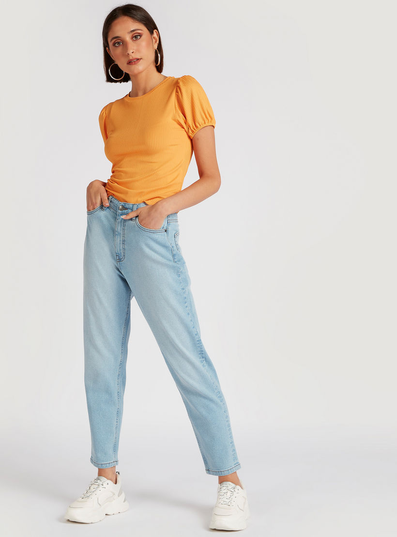 بلوزة مضلعة بياقة عالية وأكمام قصيرة-women-clothing-tshirts-image-4