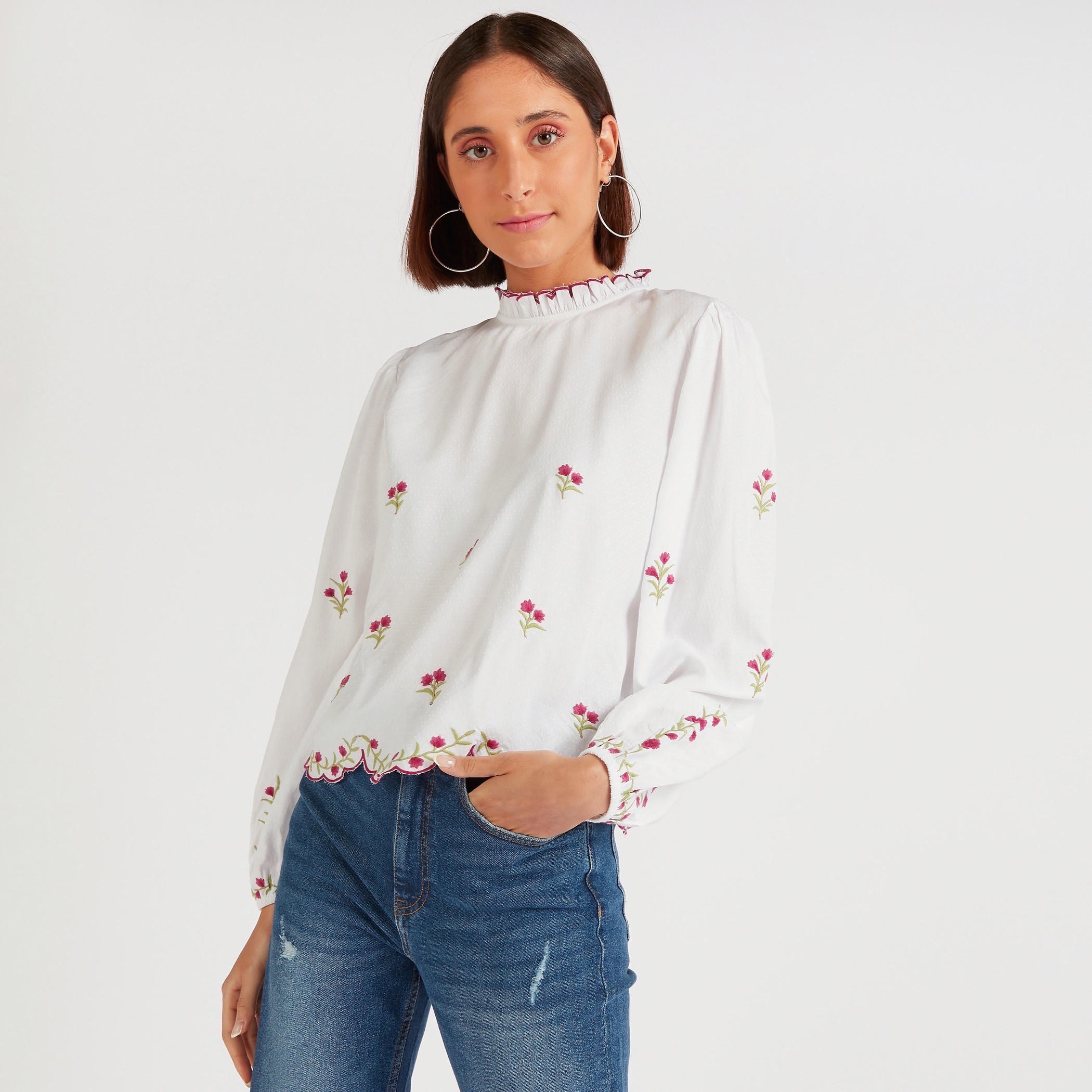 بلوزة مطرزة بياقة كشكش وأكمام طويلة-women-clothing-shirtsandblouses-blouses-image-1