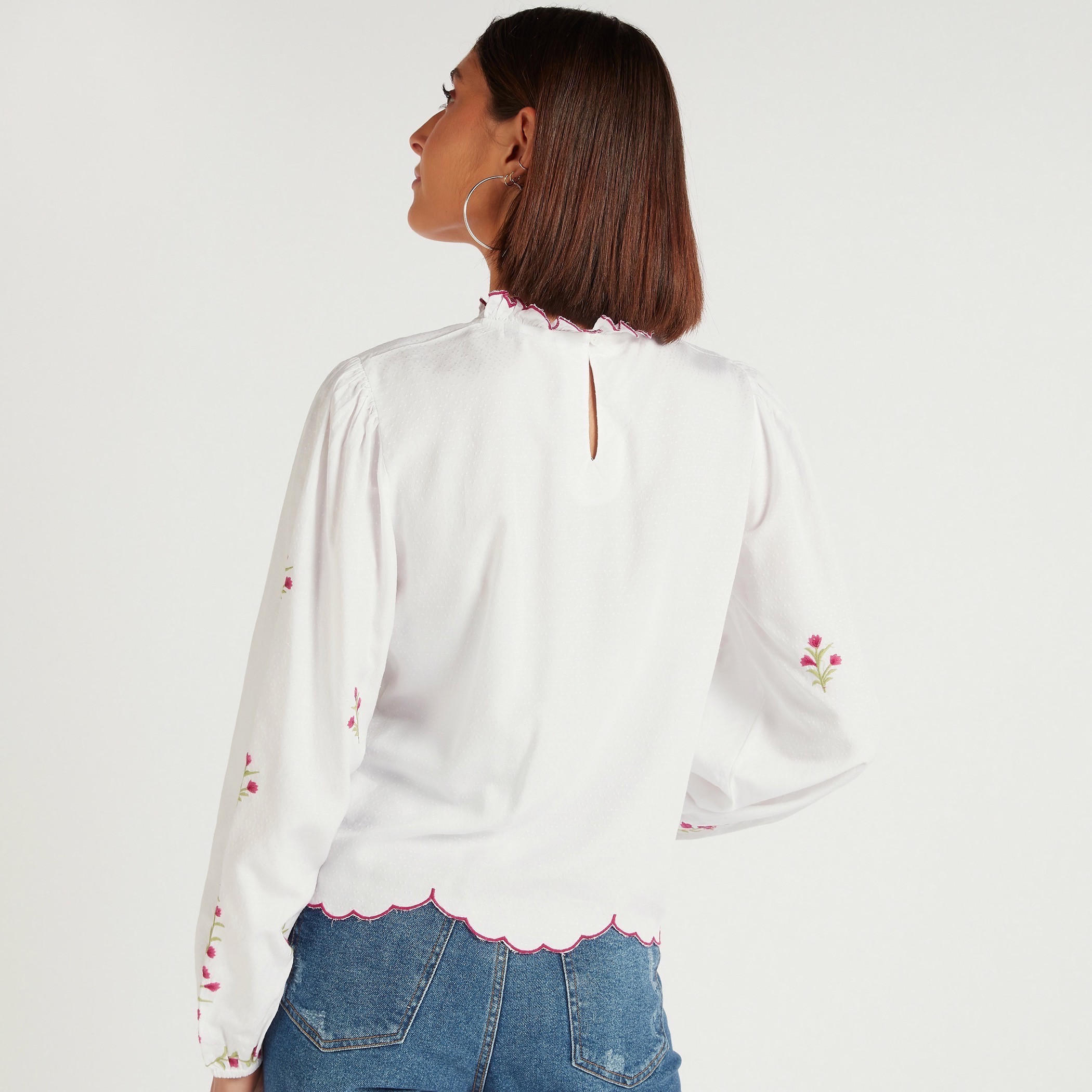 بلوزة مطرزة بياقة كشكش وأكمام طويلة-women-clothing-shirtsandblouses-blouses-image-4