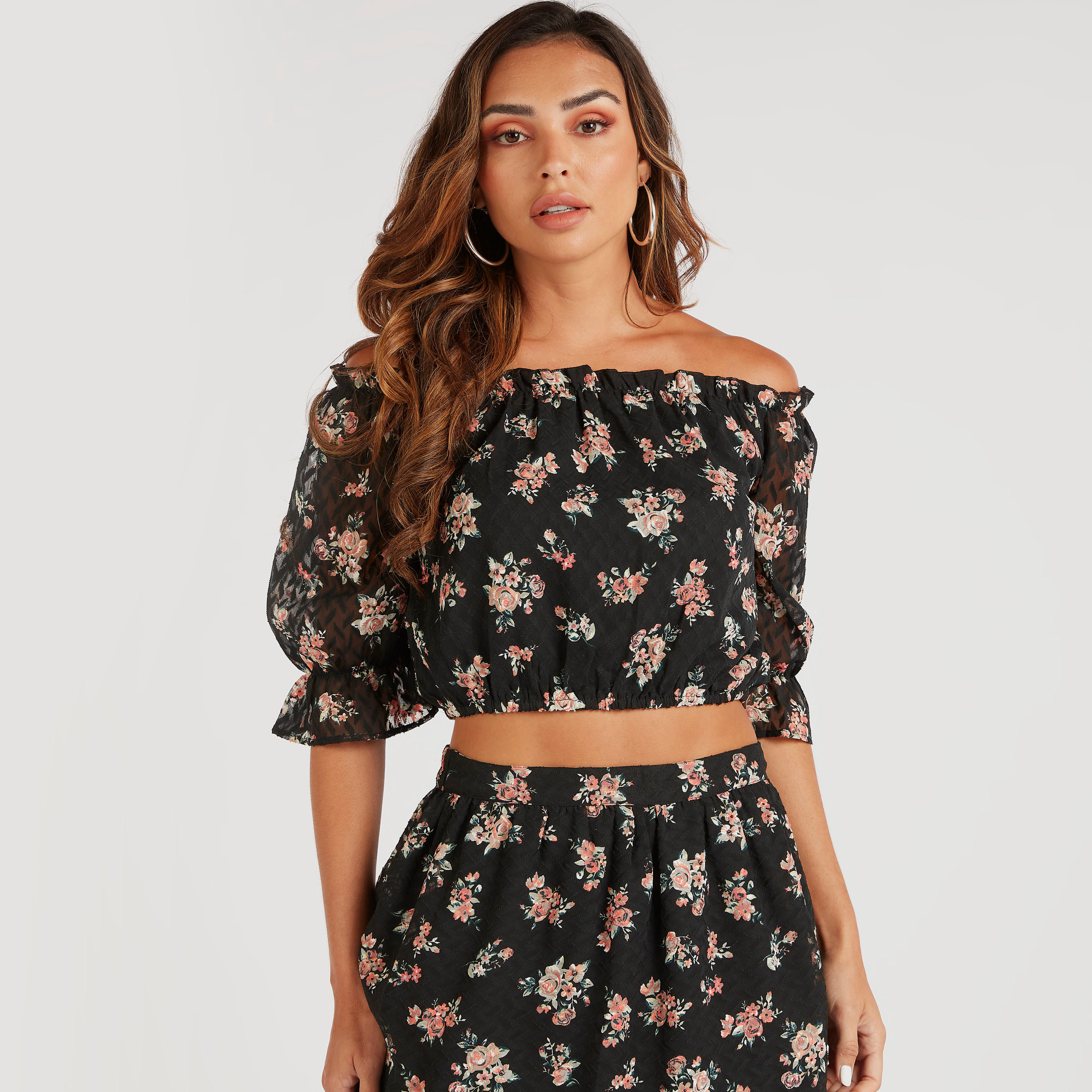 بلوزة مكشوفة الأكتاف بأكمام 3/4 وياقة باردو وطبعات زهرية-women-clothing-shirtsandblouses-blouses-image-1