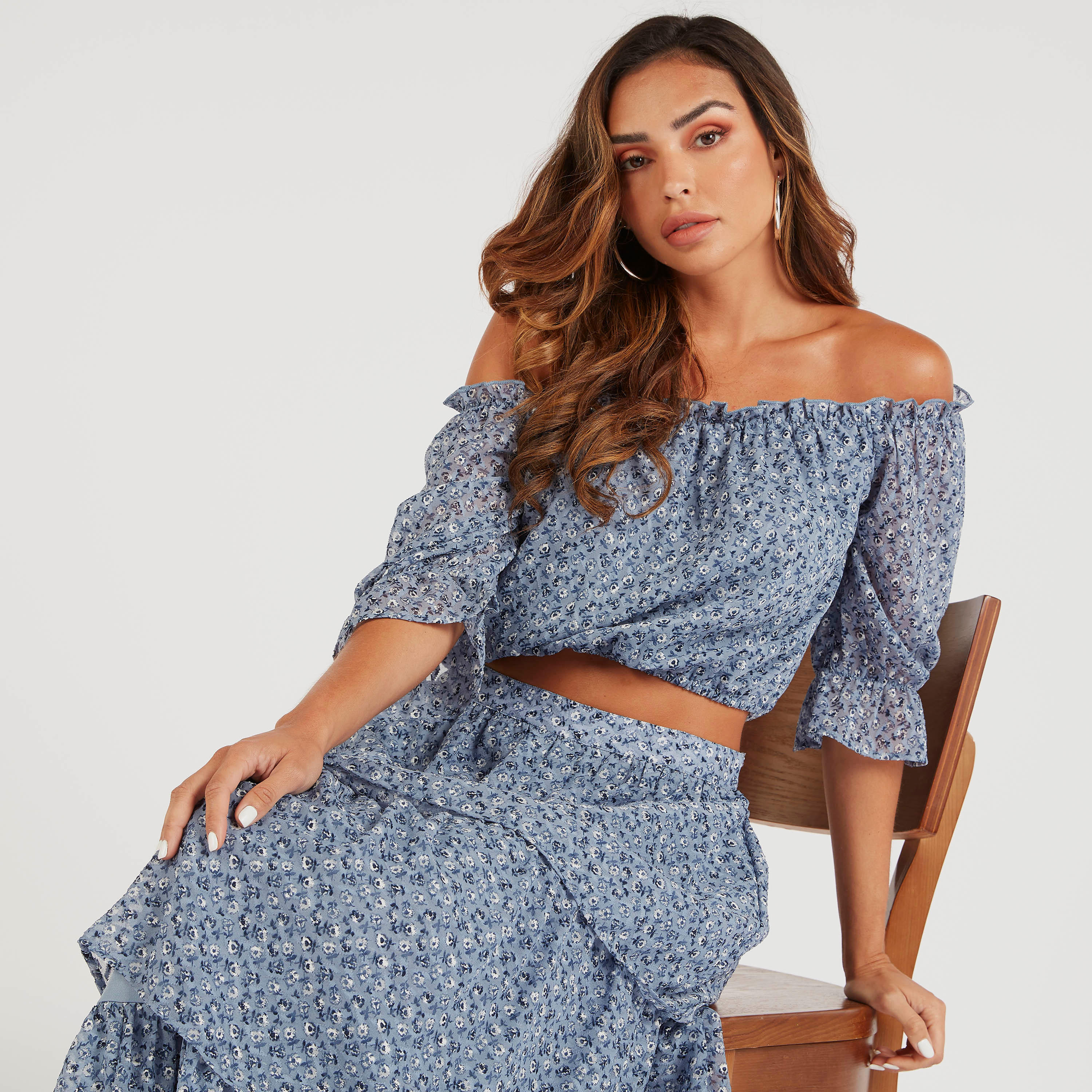 بلوزة مكشوفة الأكتاف بأكمام 3/4 وياقة باردو وطبعات زهرية-women-clothing-shirtsandblouses-blouses-image-1