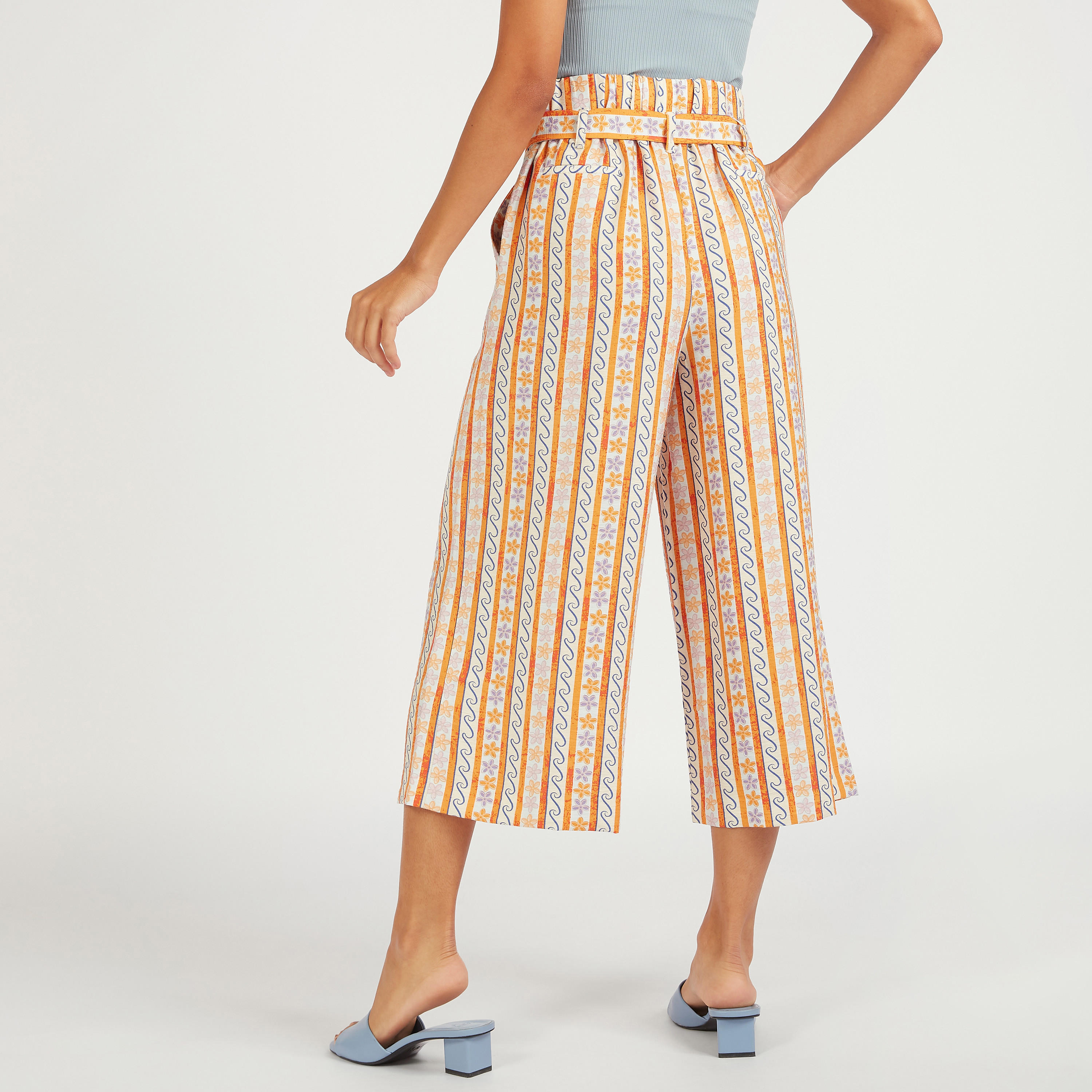 بنطلون كولوتيس بخصر مرتفع وحزام وأزرار وجيوب وطبعات-women-clothing-bottoms-trousers-image-4
