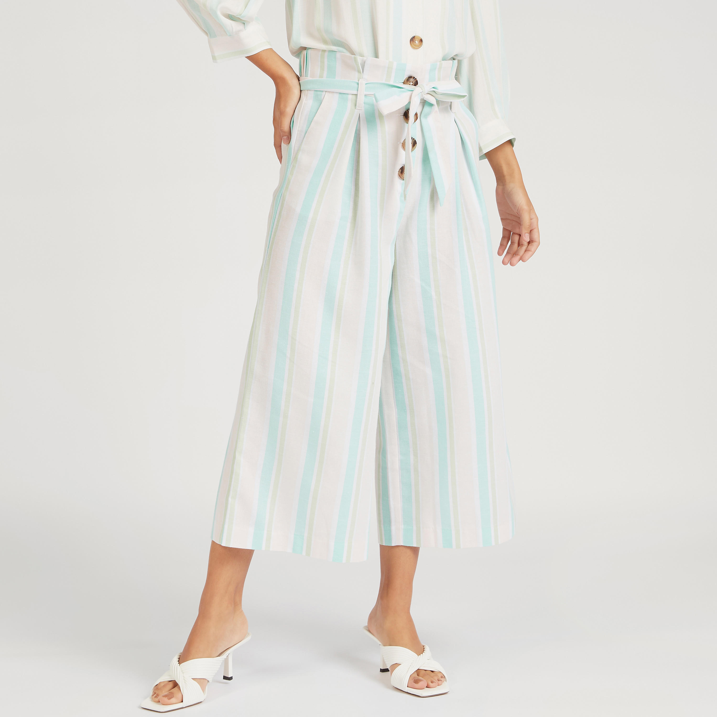 بنطلون كولوتيس مخطط بحزام وخصر بيبرباج وأزرار-women-clothing-bottoms-trousers-image-1
