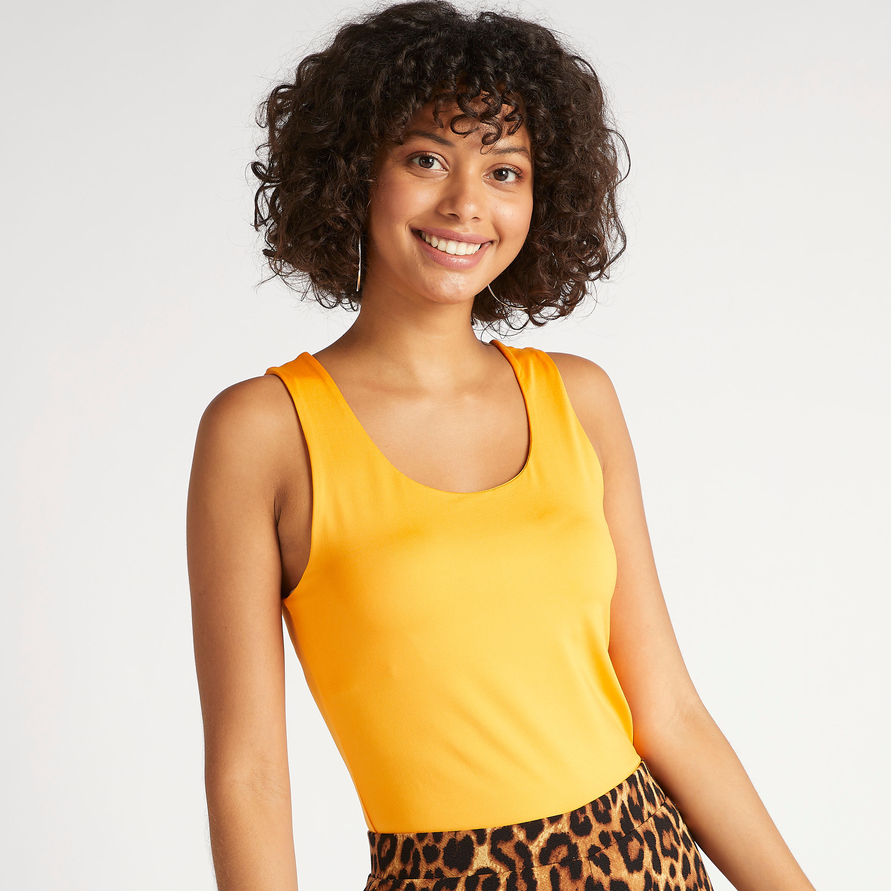 بلوزة دون أكمام سادة بياقة عميقة-women-clothing-tshirts-image-4