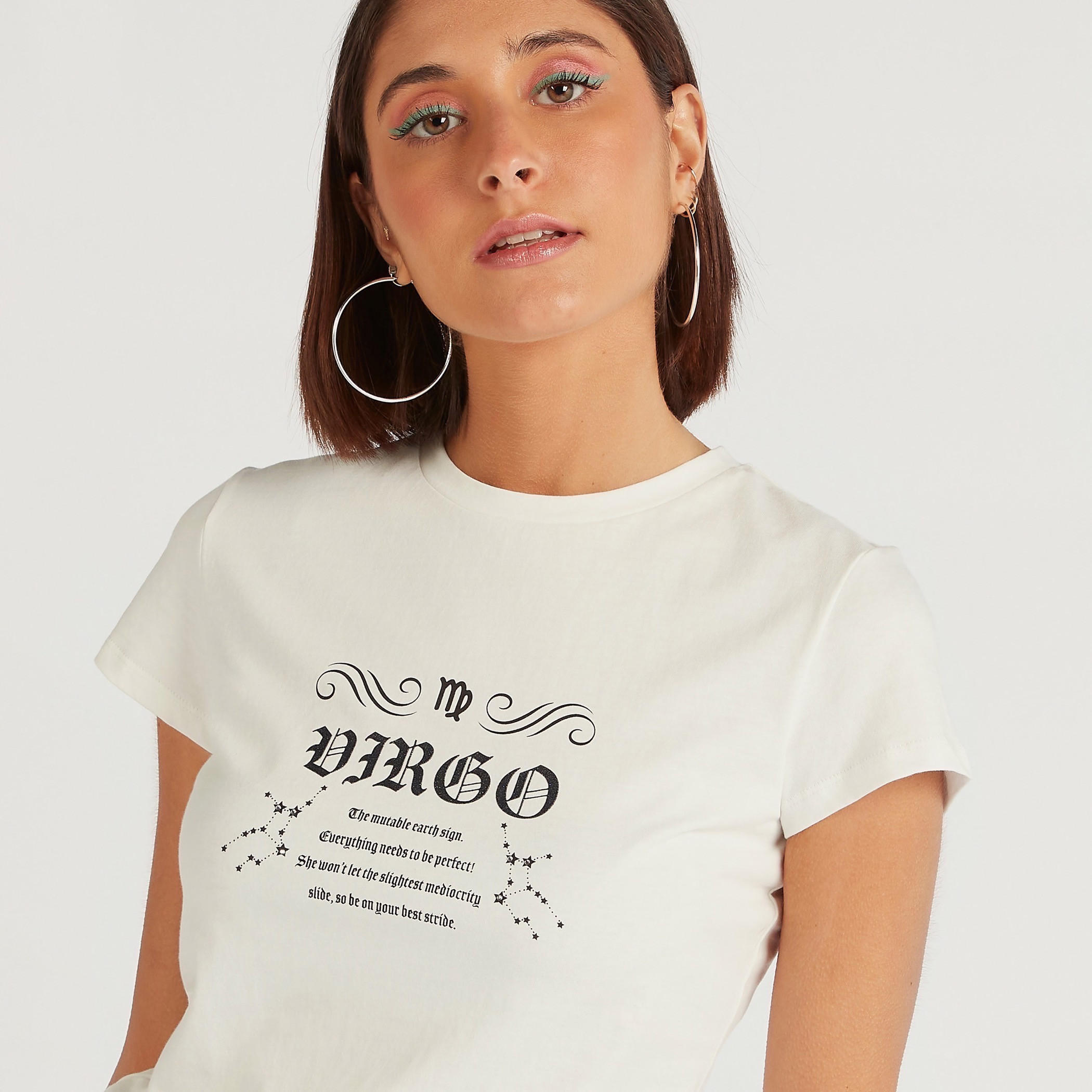تيشيرت بياقة ضيّقة وأكمام كاب وطبعات أبراج فلكية-women-clothing-tshirts-image-3