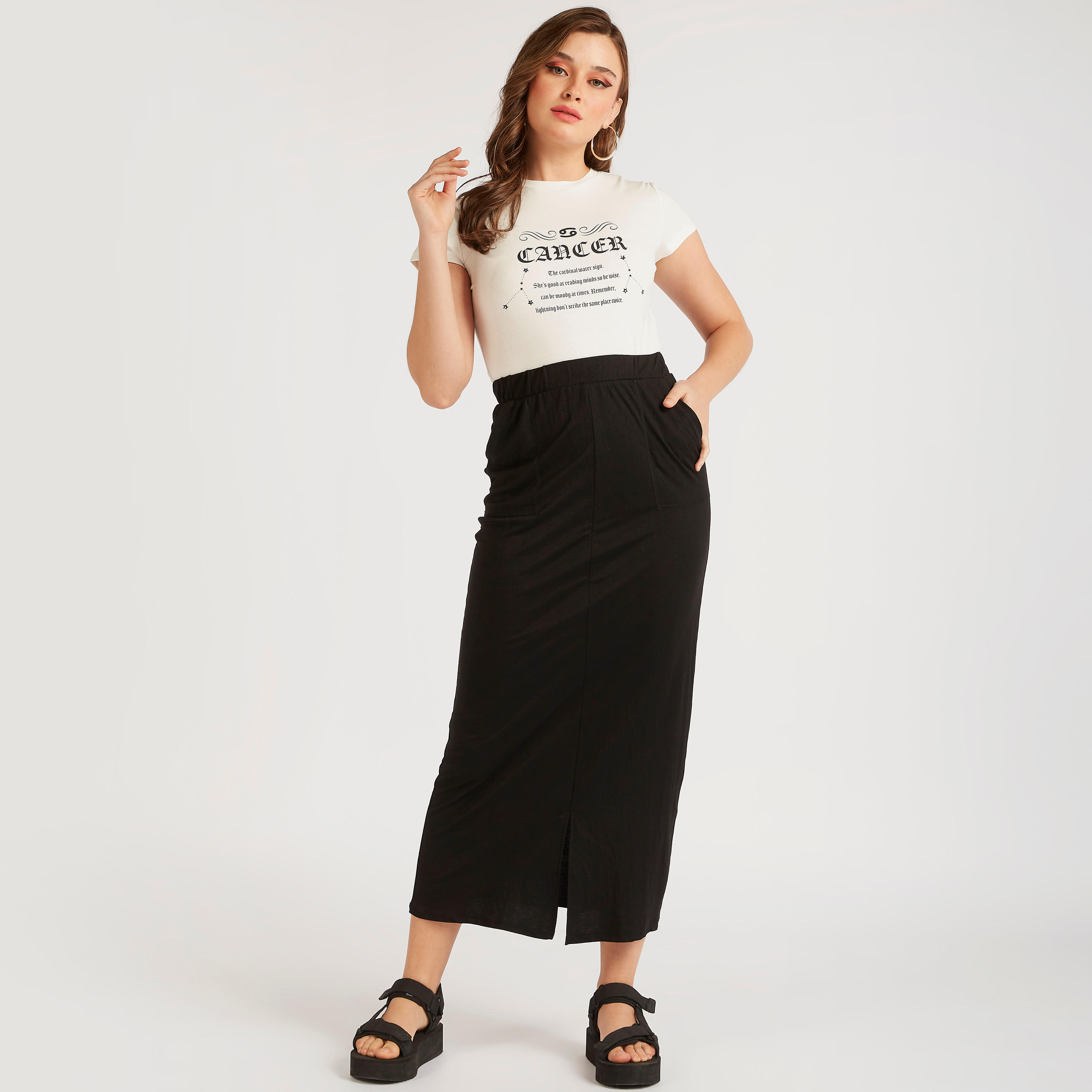 تيشيرت بياقة ضيّقة وأكمام كاب وطبعات أبراج فلكية-women-clothing-tshirts-image-2