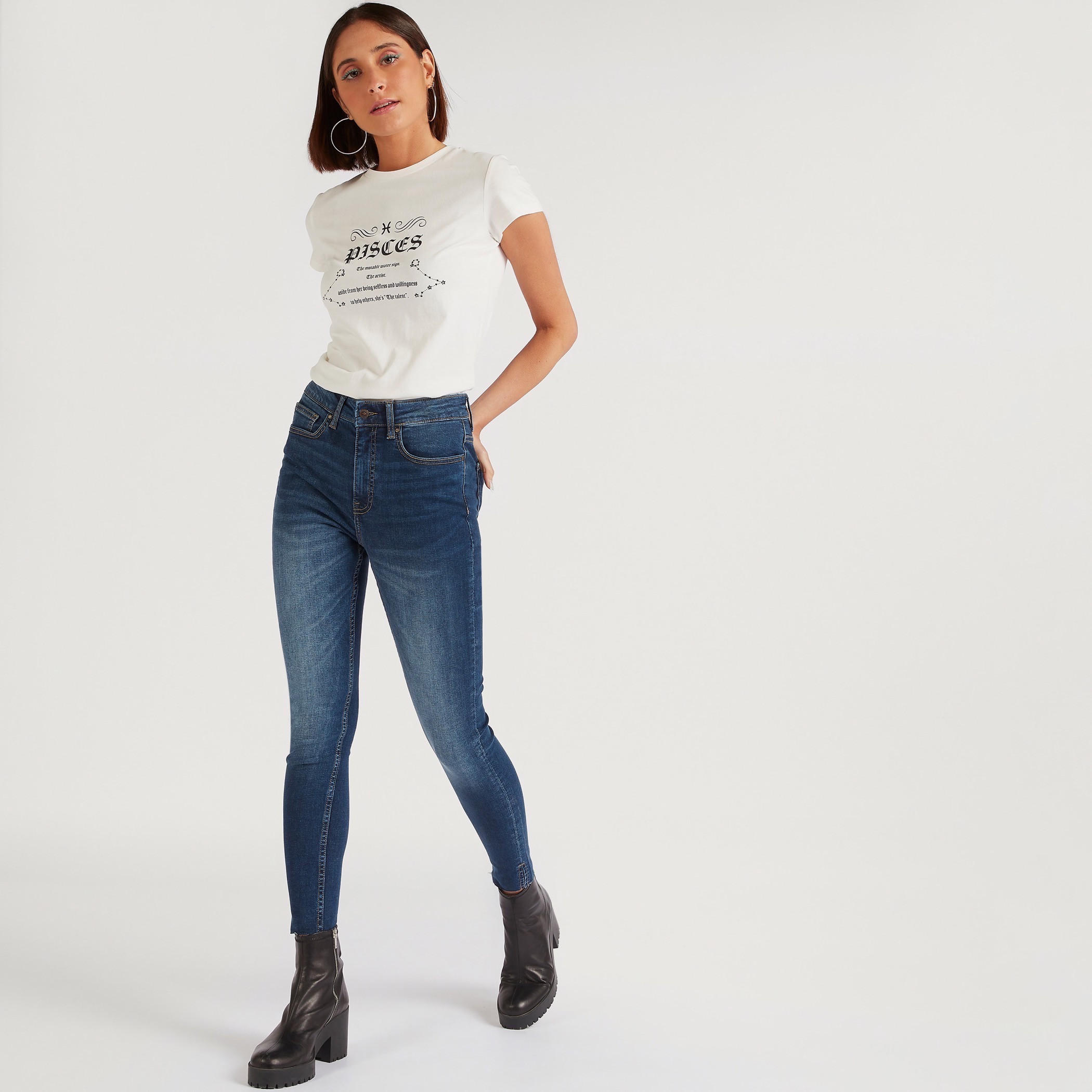 تيشيرت بياقة ضيّقة وأكمام كاب وطبعات حيوانات-women-clothing-tshirts-image-2